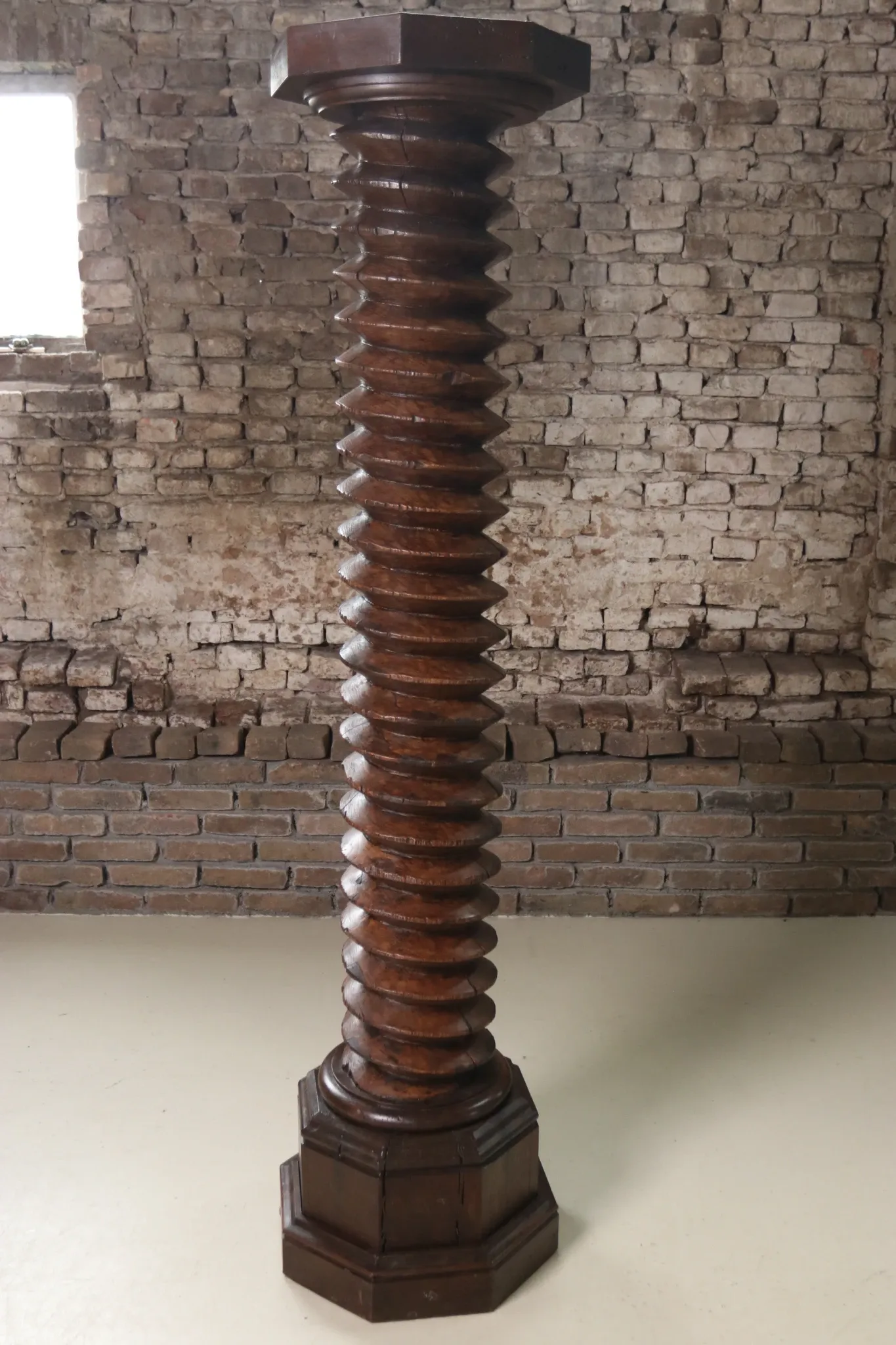Monumental wooden wine press screw column, hand-carved, 18th c. – 170 cm