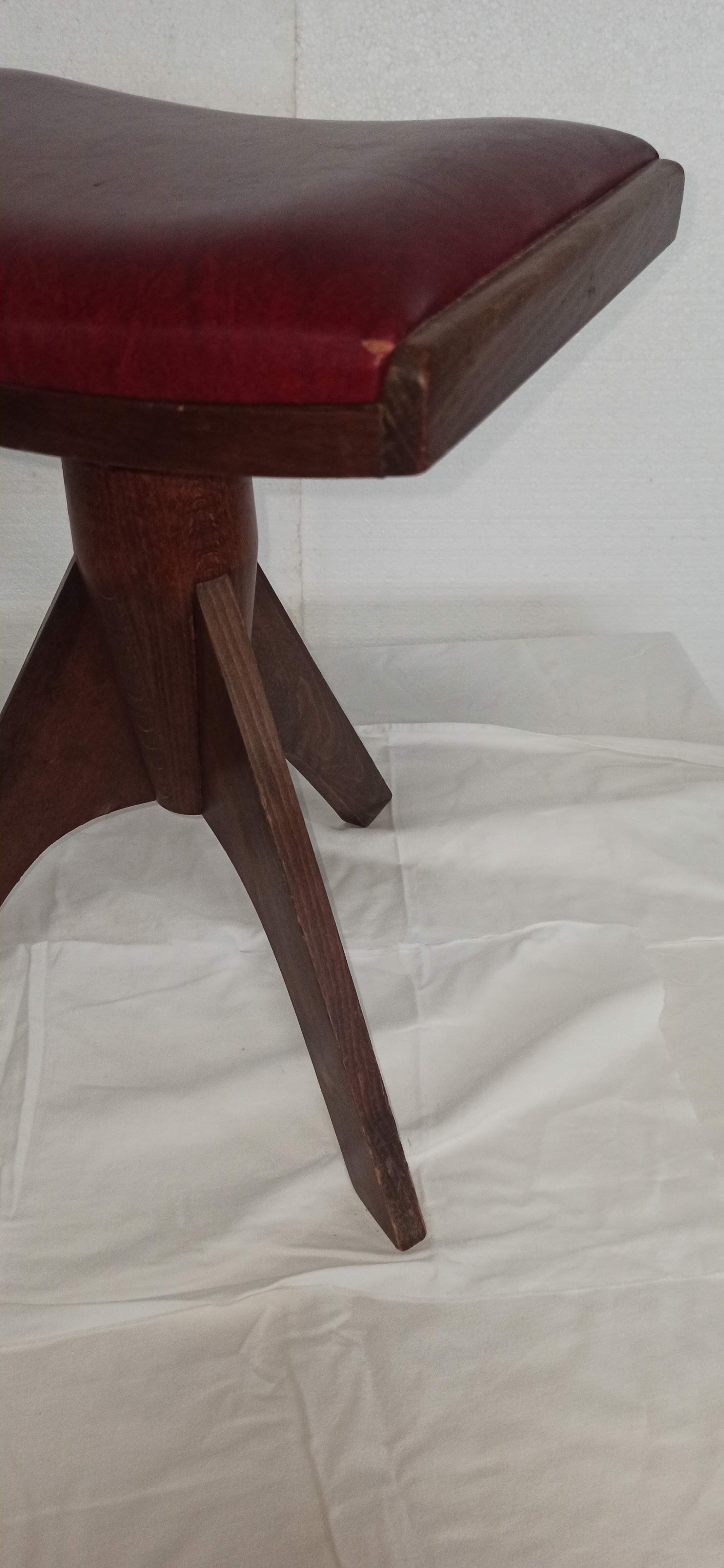 Reiner modell piano stool tripod