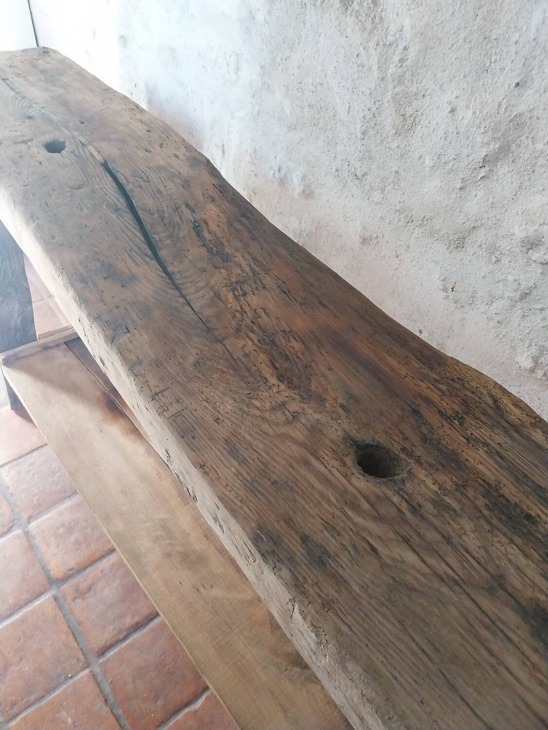 Deserted island establishment