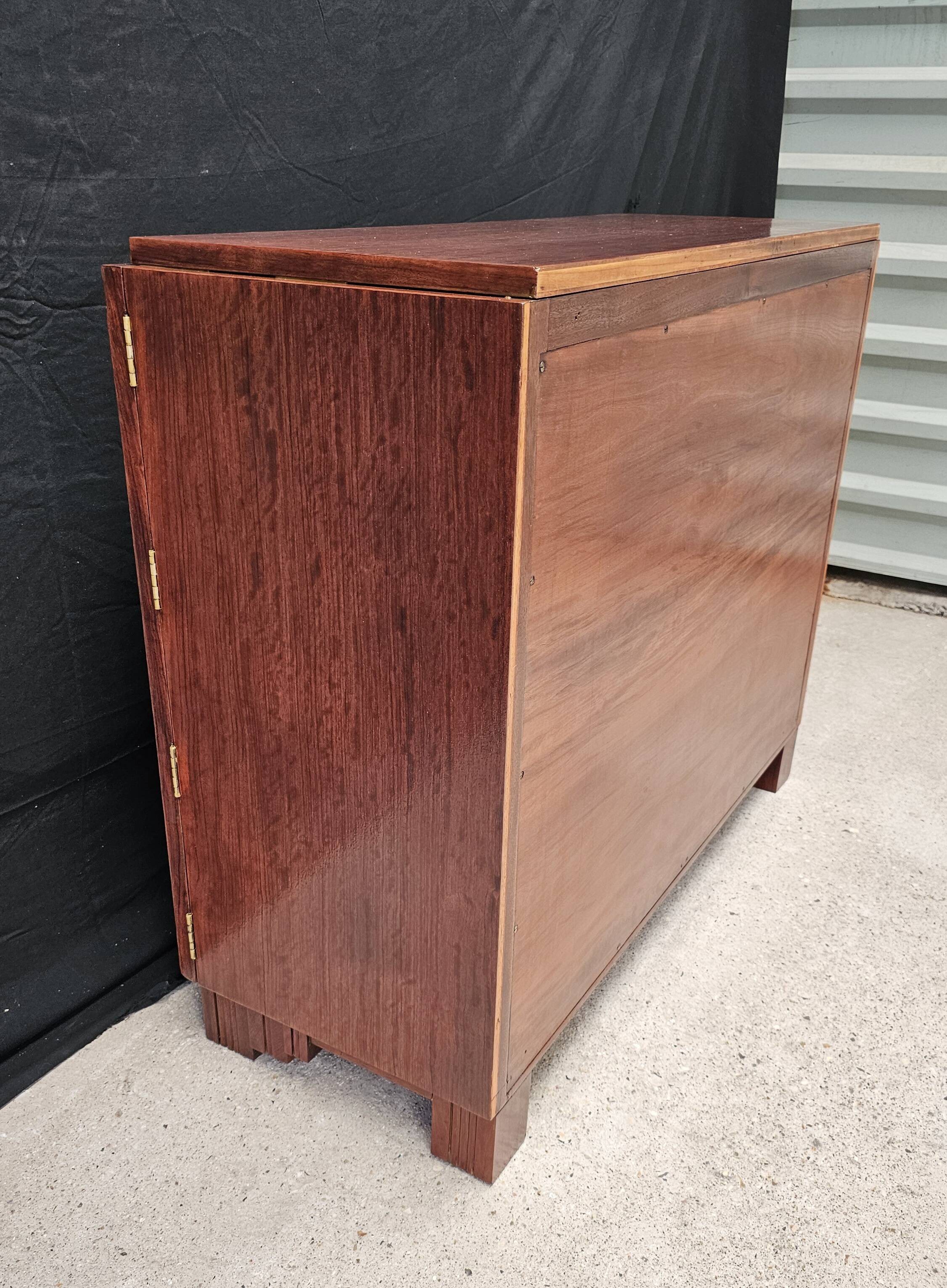 Art Deco buffet by Saddier & Fils in solid rosewood and veneer.