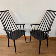 Armchair with armrests and Scandinavian bridge slats