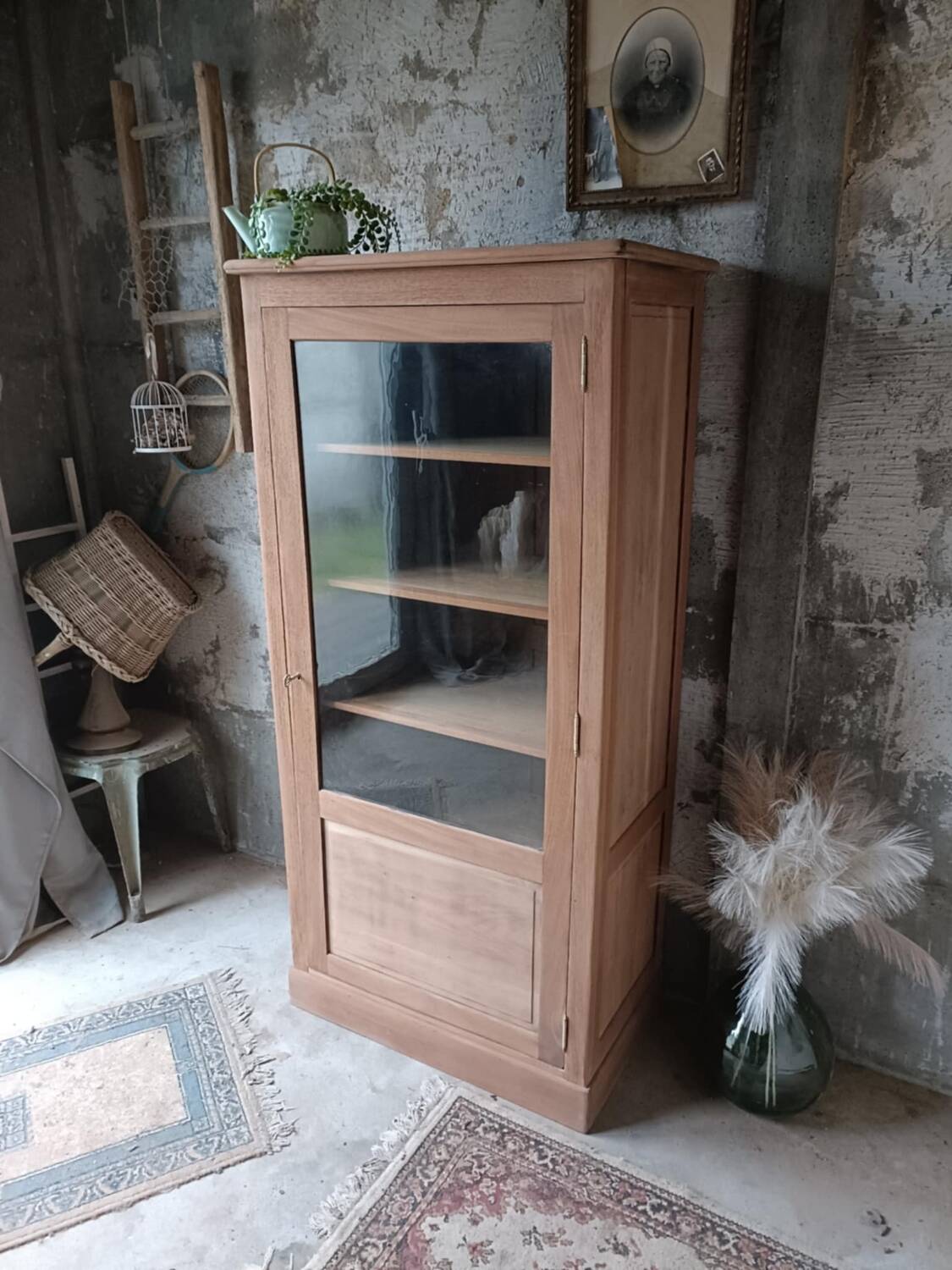 Wooden display cabinet