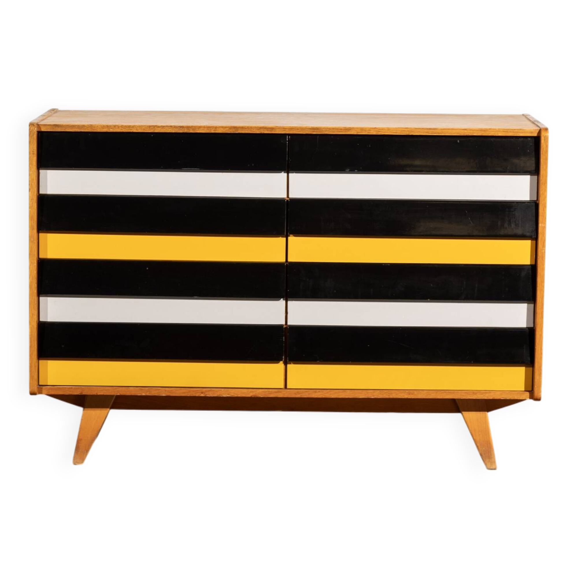 Jiroutek chest of drawers