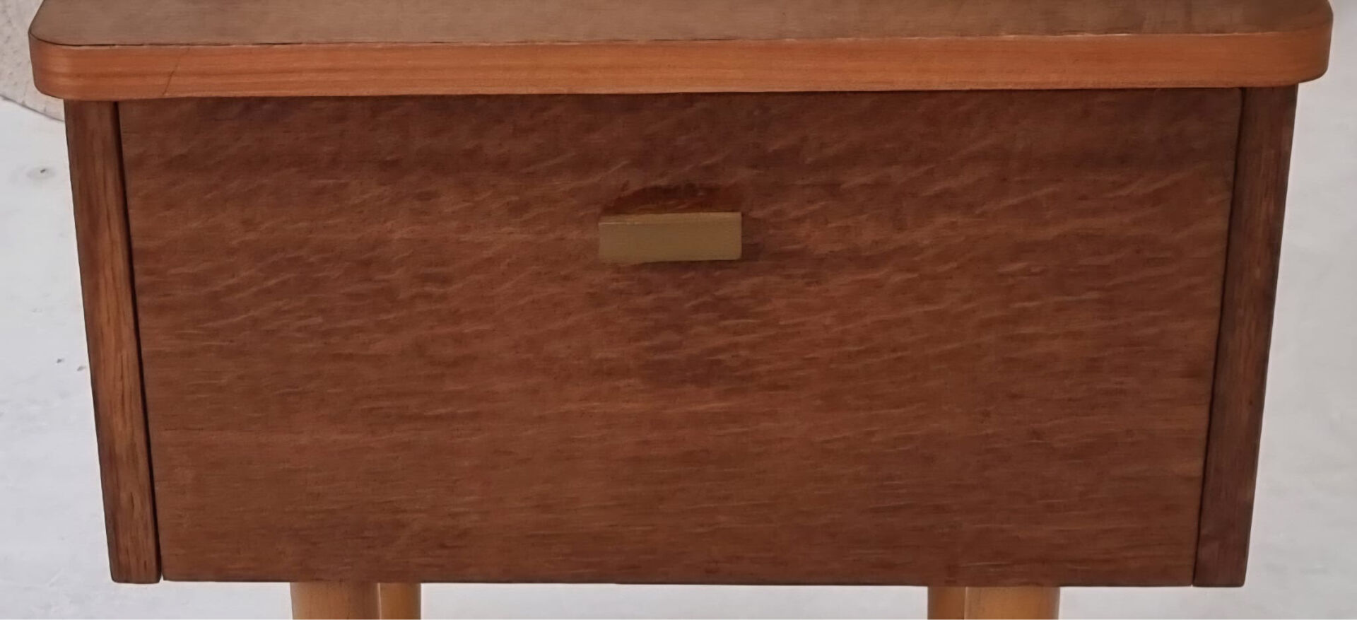 Armoire du milieu du siècle