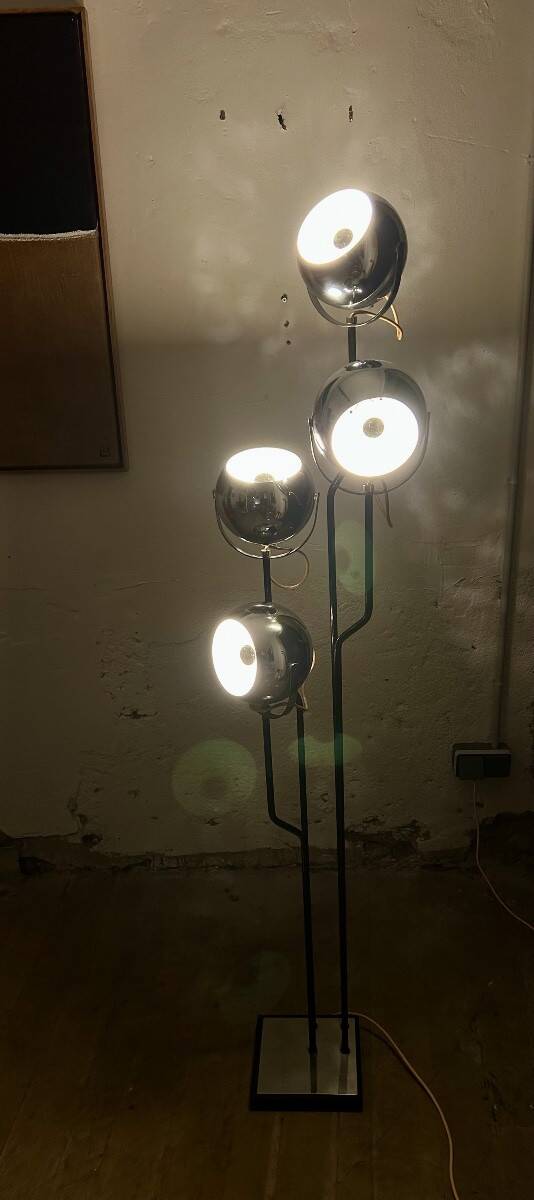 "Four heads" floor lamp by Goffredo Reggiani