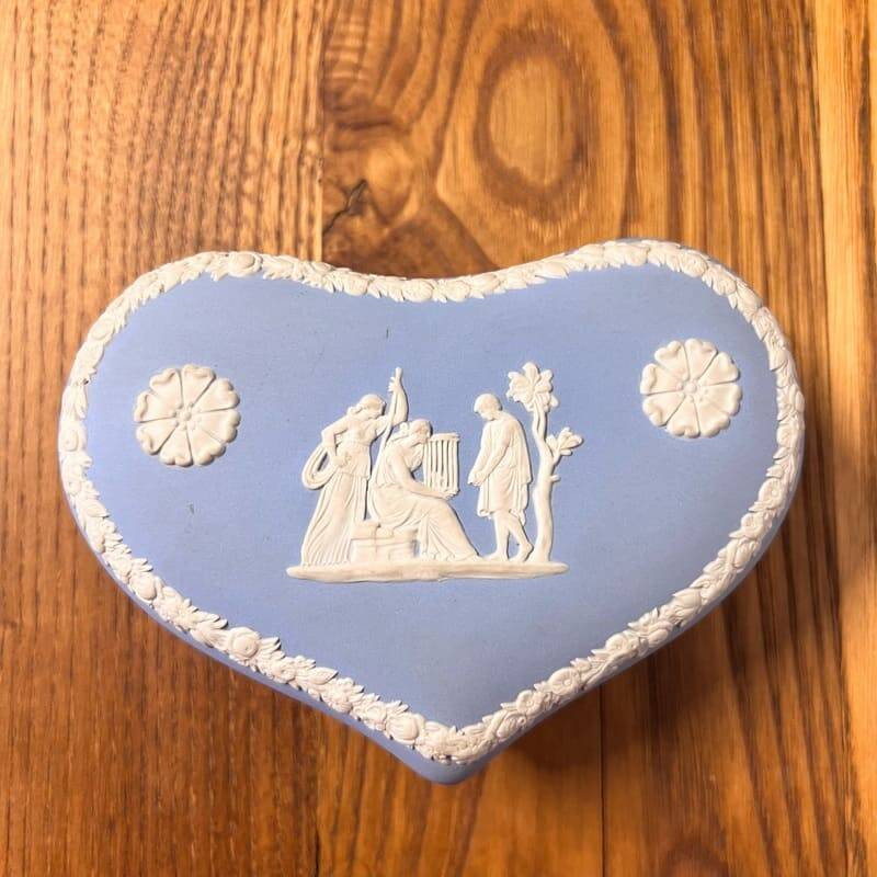 Heart box in Wedgwood