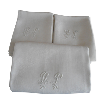 Old damask tablecloth and its 12 towels