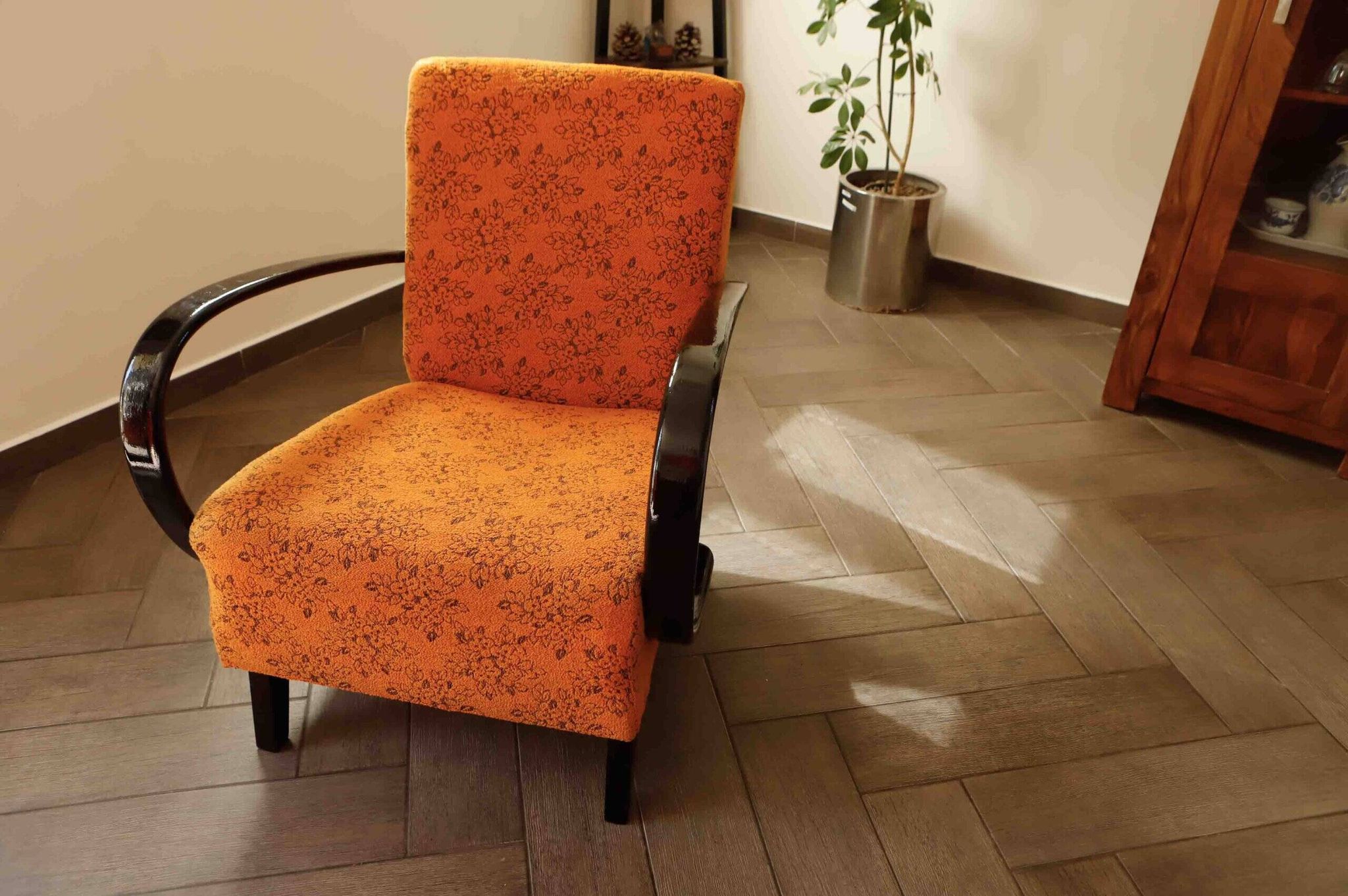 Art Deco armchair C by Jindřich Halabala – original upholstery