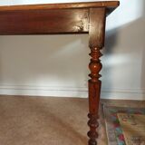 Desk with turned legs