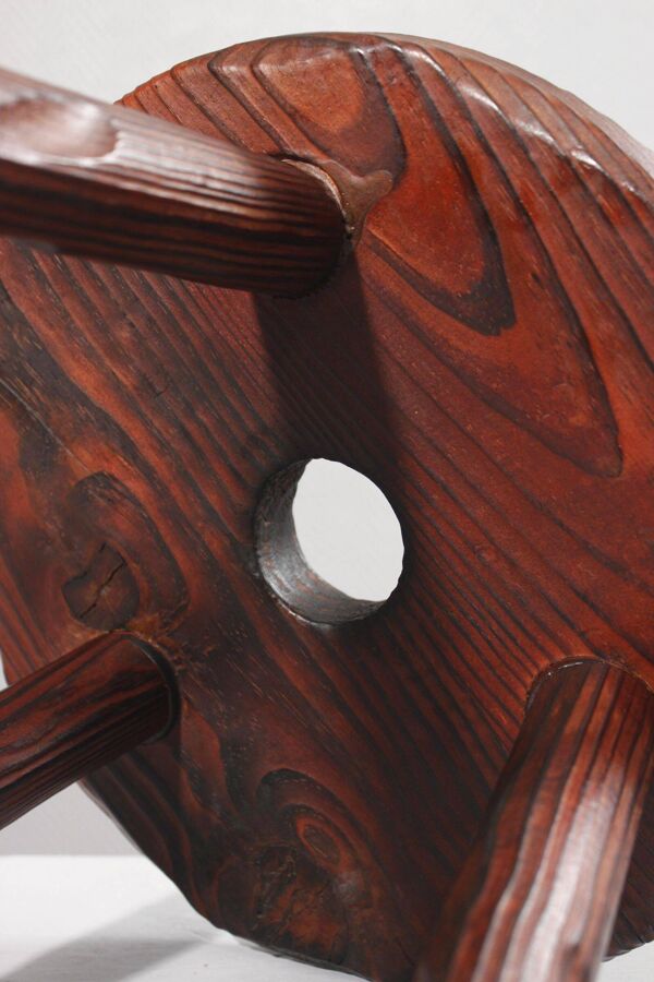 Tabouret tripode brutaliste pin massif 1950s