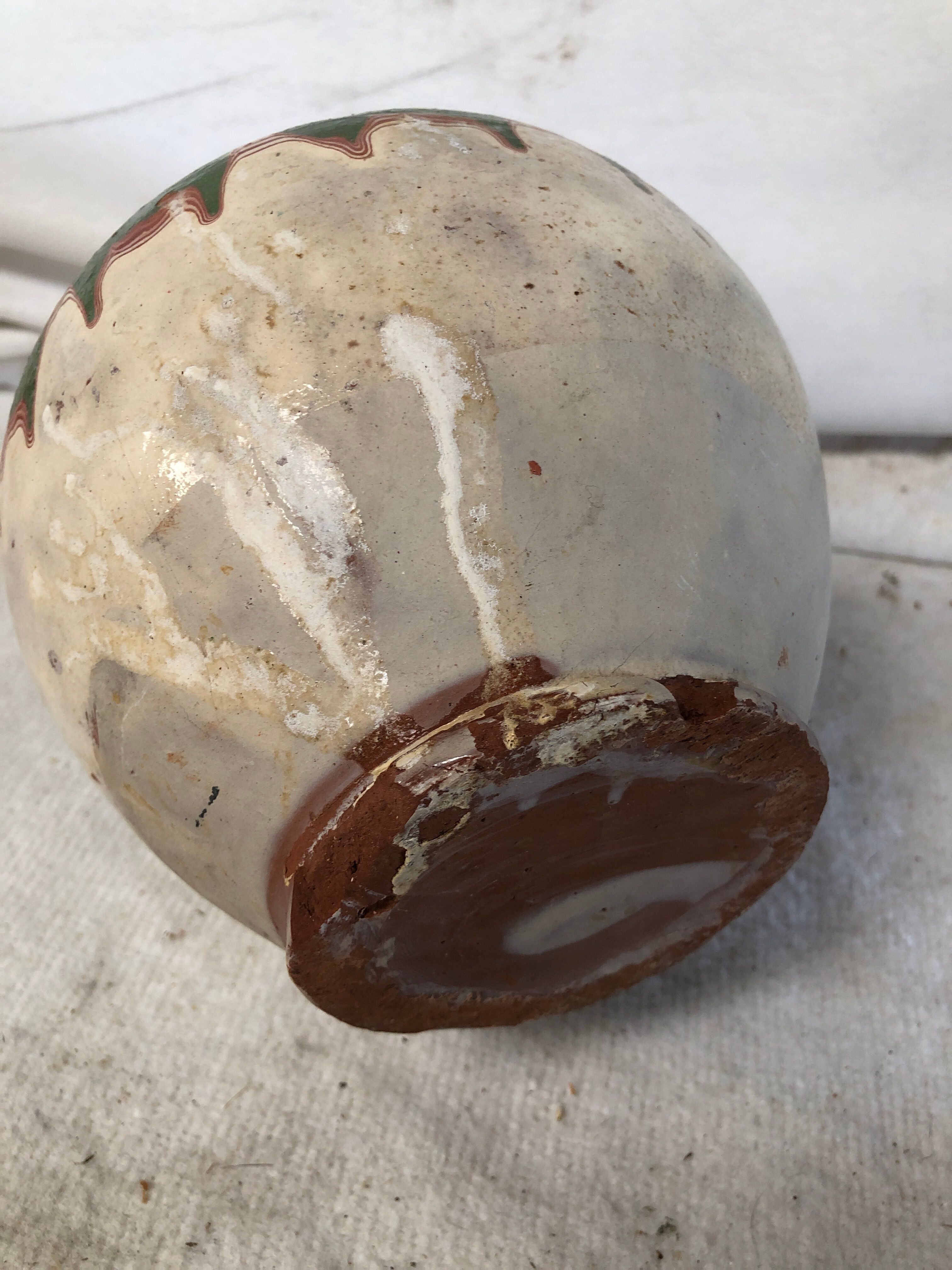 Brissard's bonne in glazed earth