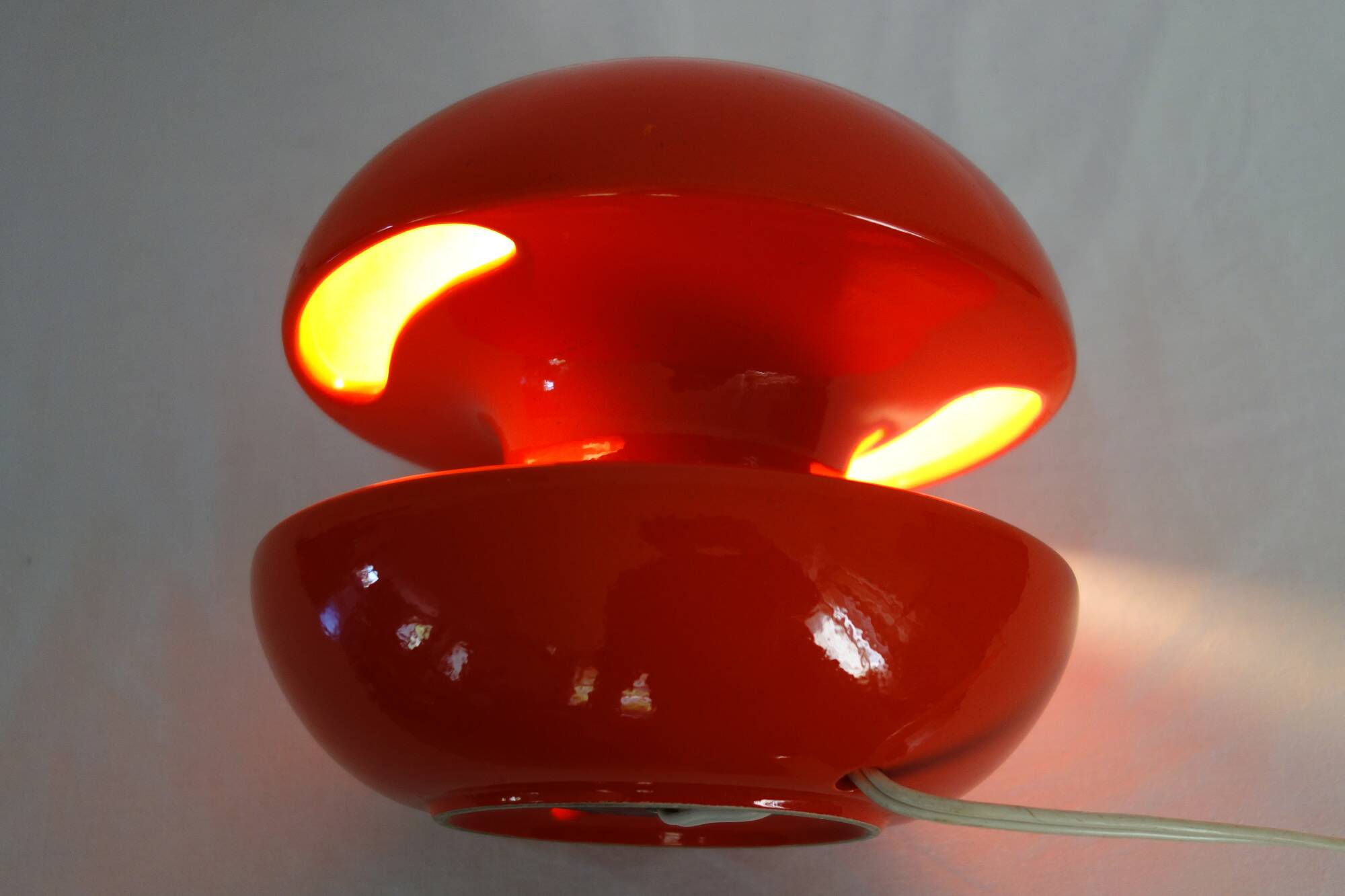 Vintage red ceramic diabolo lamp