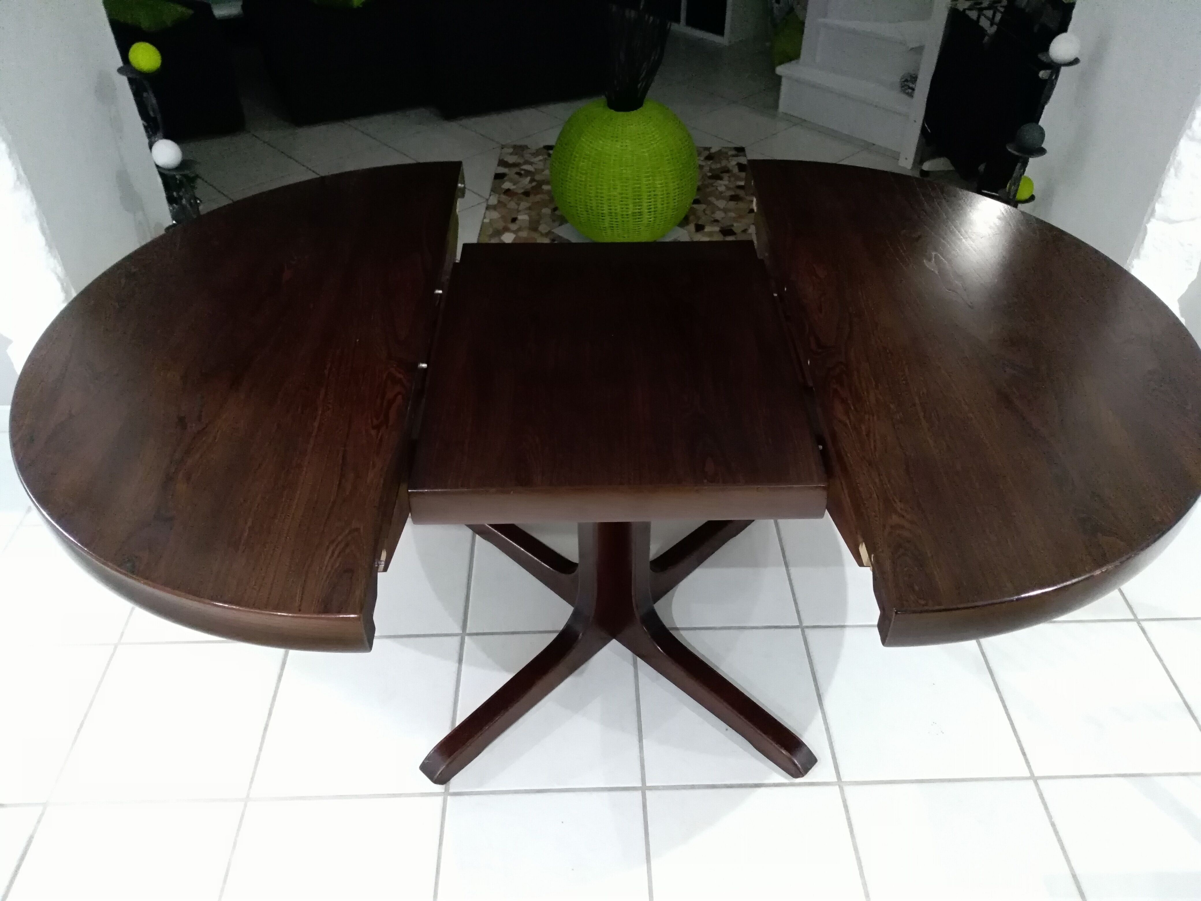 Round dining table extendable baumann 1970