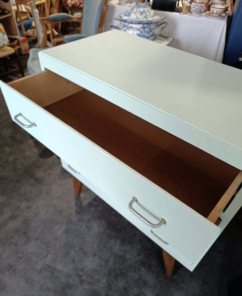 Superb 3-drawer chest of drawers with compass feet