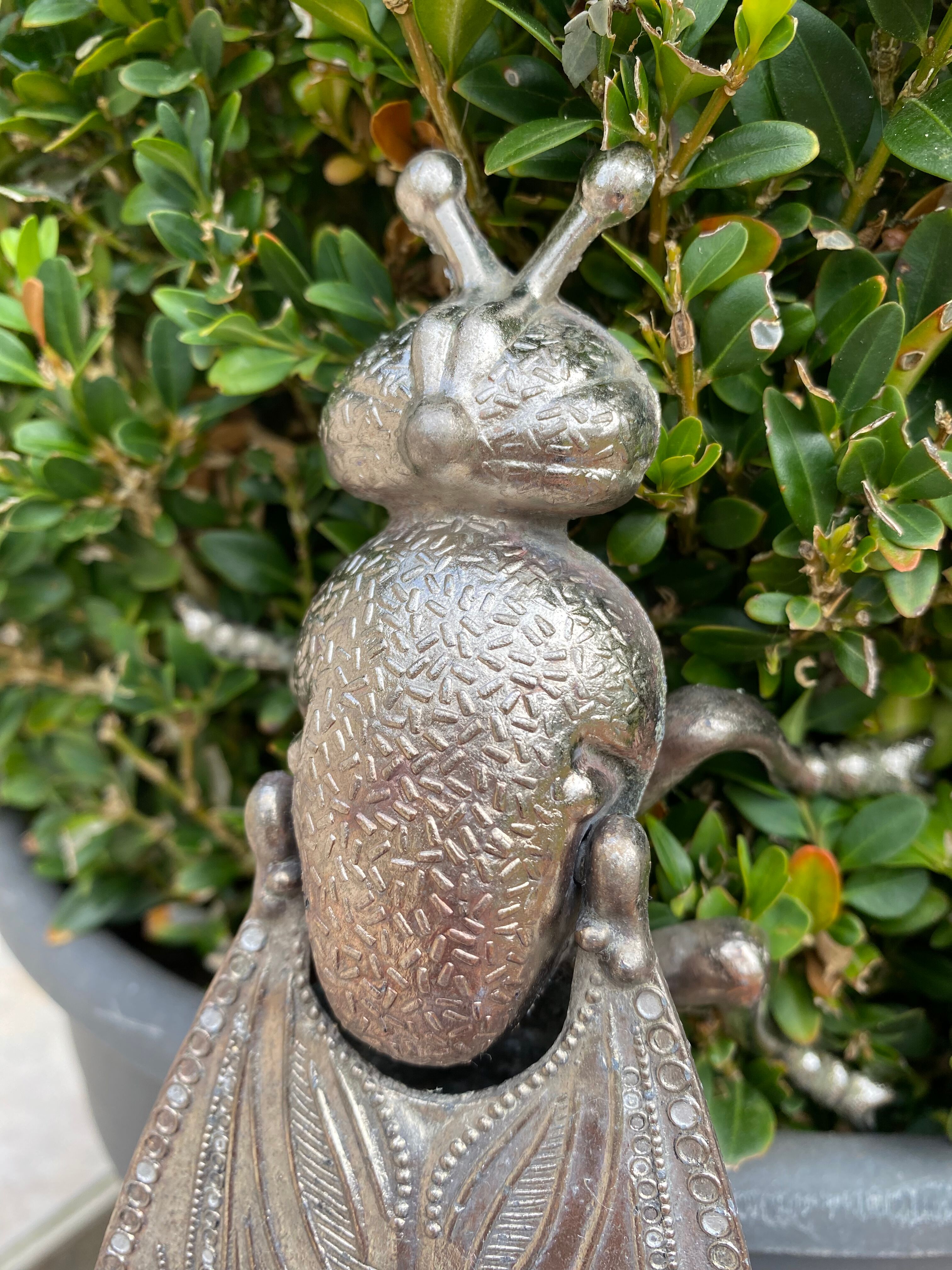 Silver metal fly ashtray