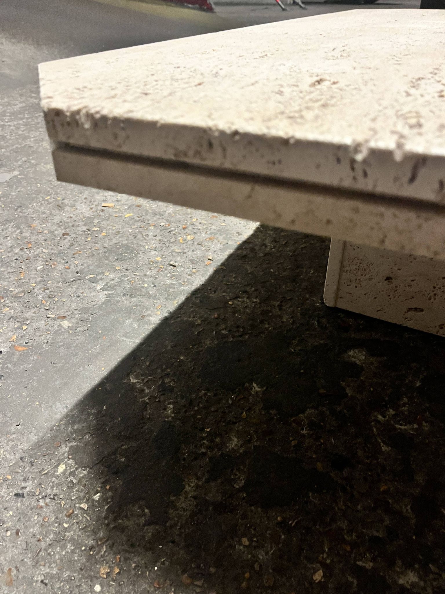 Design coffee table in raw travertine, mid-20th century Italy 1970.