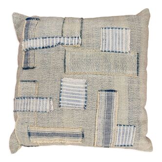 Coussin en toile ancienne style kilim tissé, patché