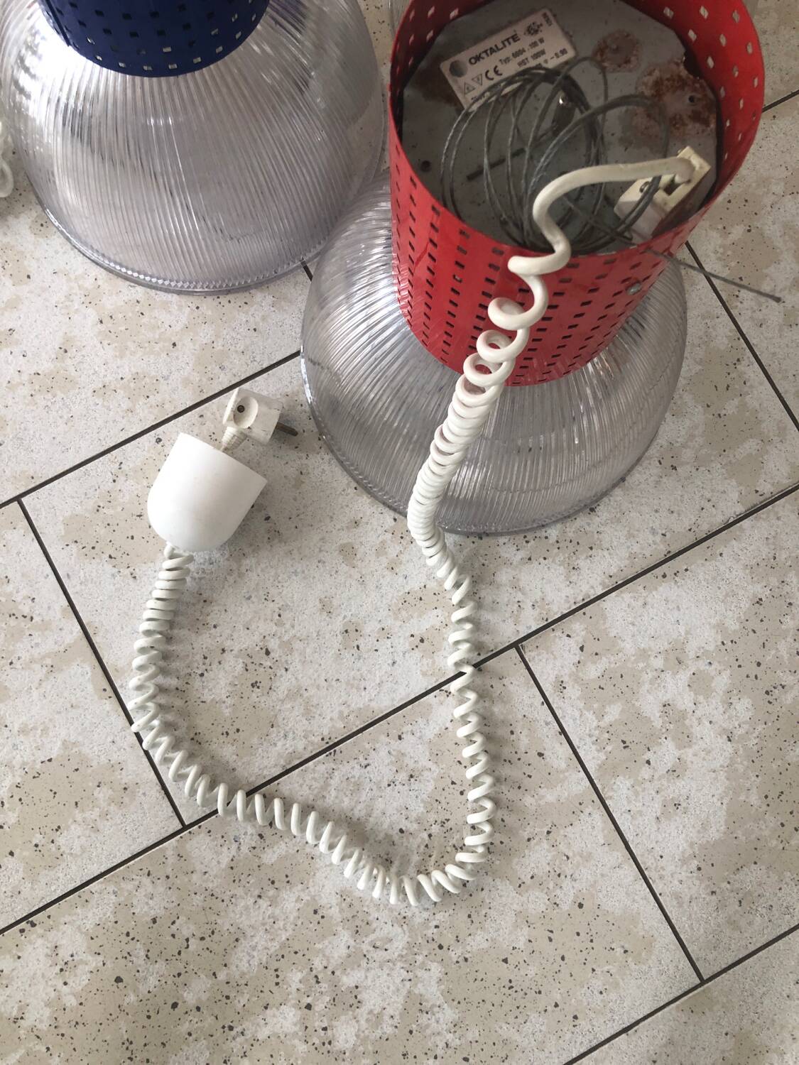 3 suspensions industrielles oktalite