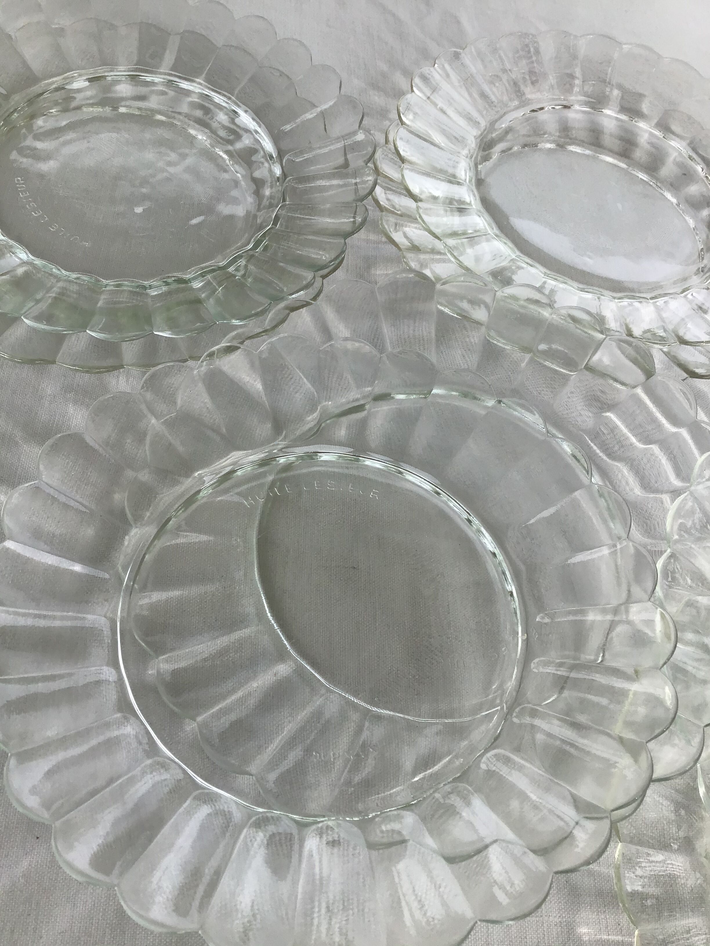 8 Marguerite Duralex glass dessert plates