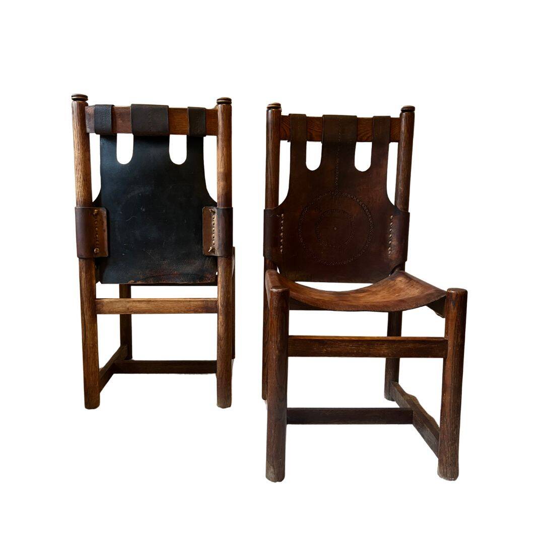 Deux chaises en cuir des années 1970