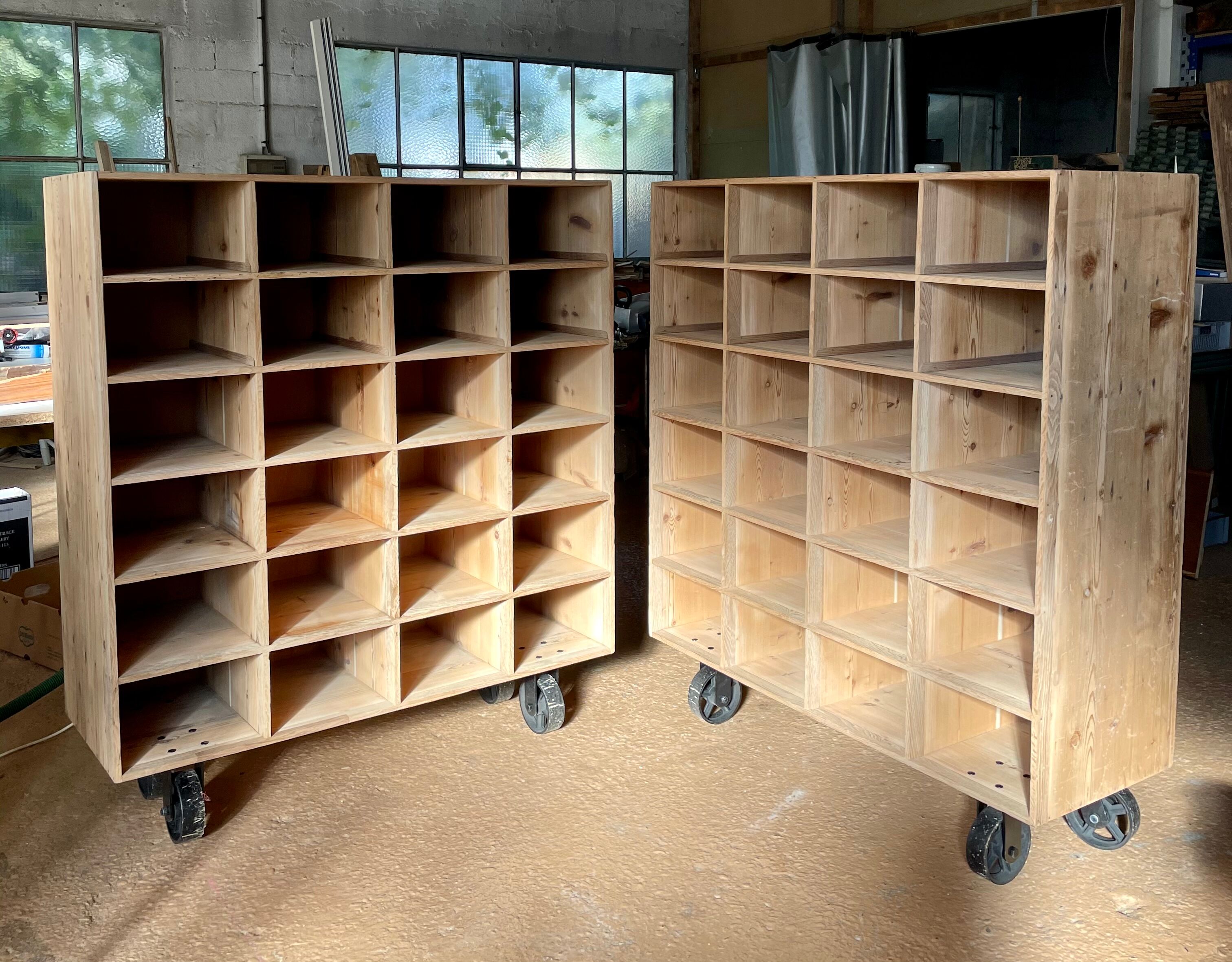 Trade furniture 24 lockers