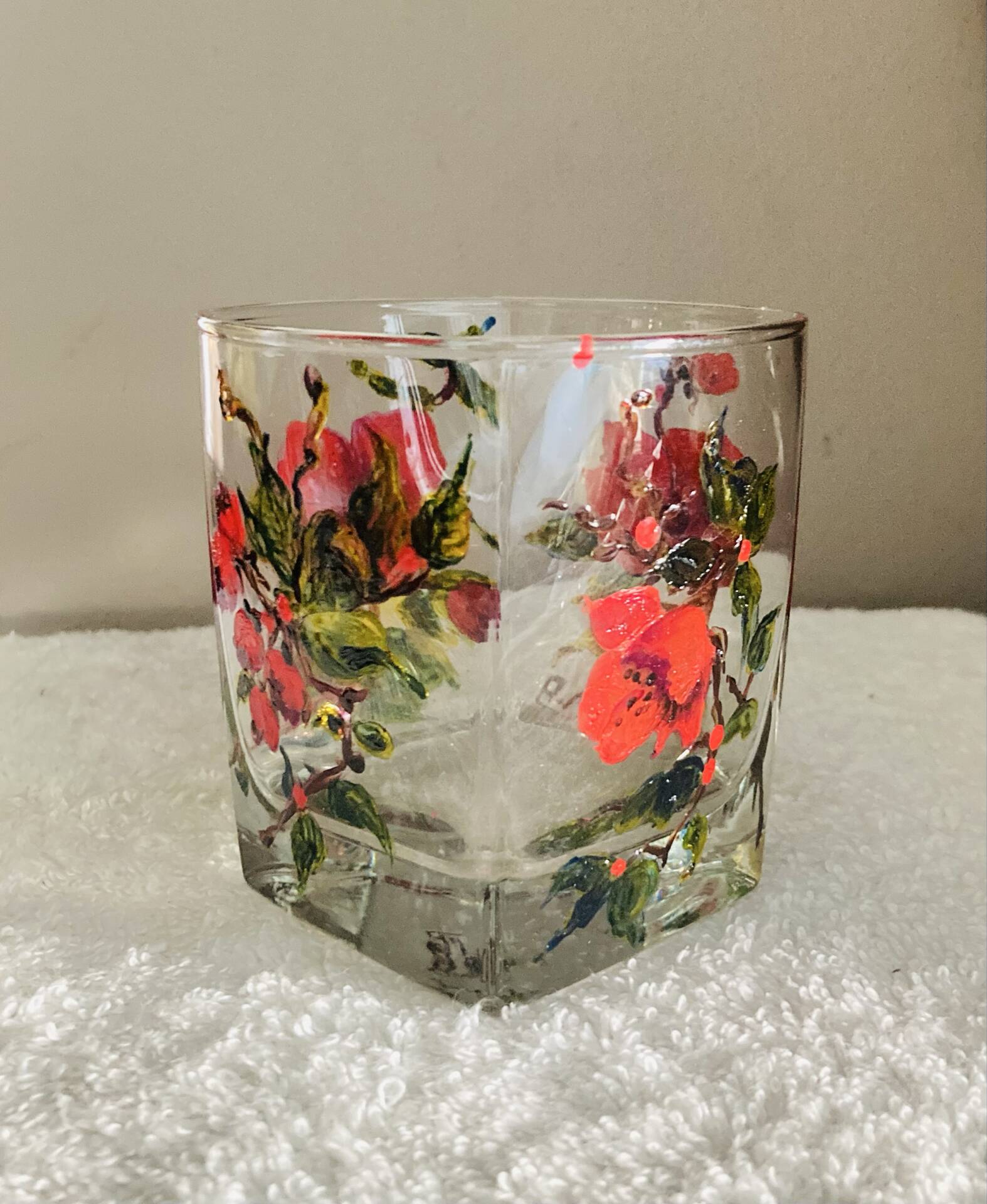 Unique whisky glass with a poppy design, handmade and signed by M.B.