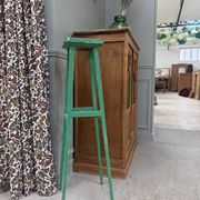 Sellette vintage en bois patine verte