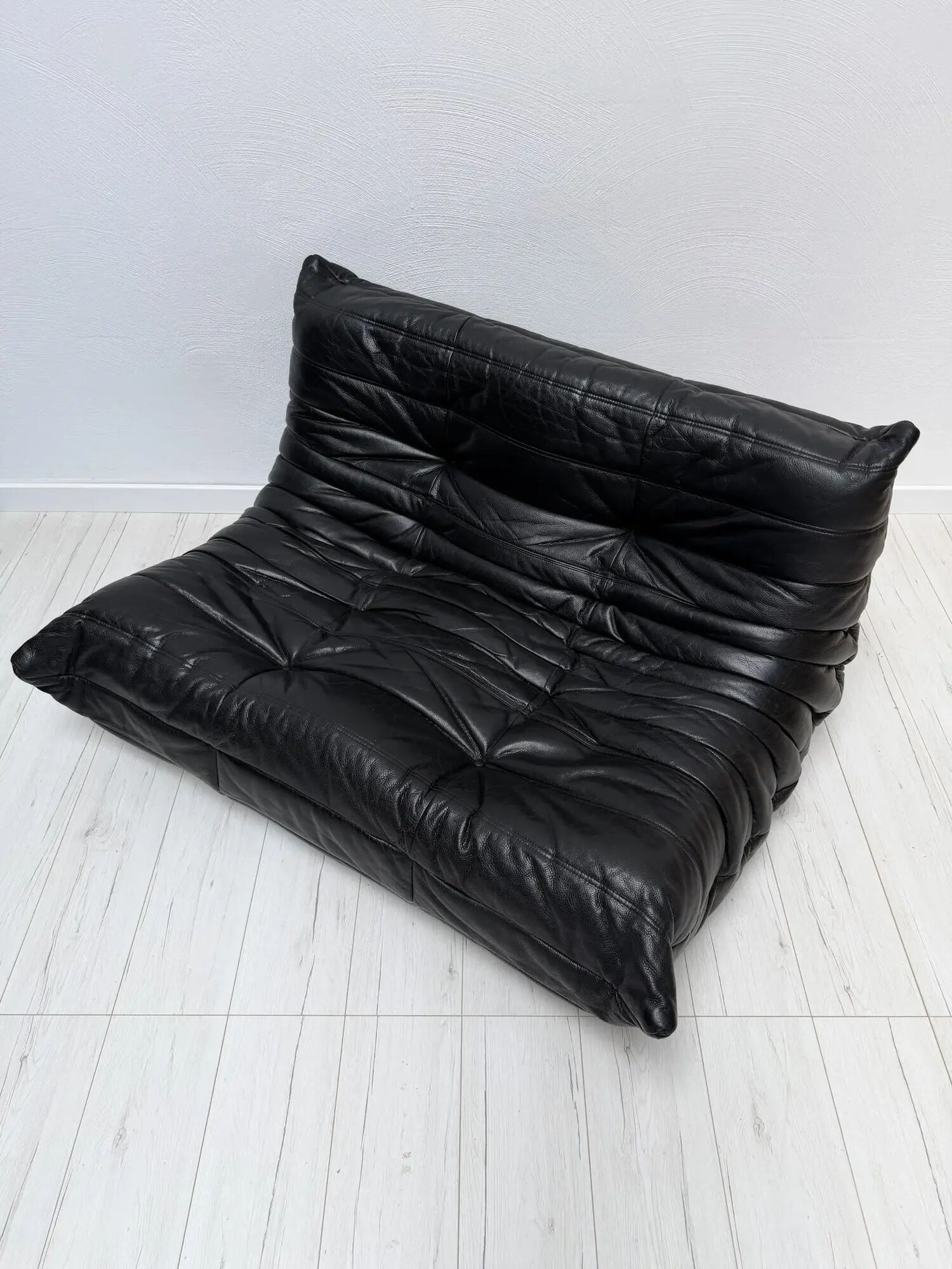 1990s vintage Togo set in black leather by Michel Ducaroy for Ligne Roset