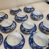 Magnifique Service de 12 Tasses et Soucoupes en Porcelaine