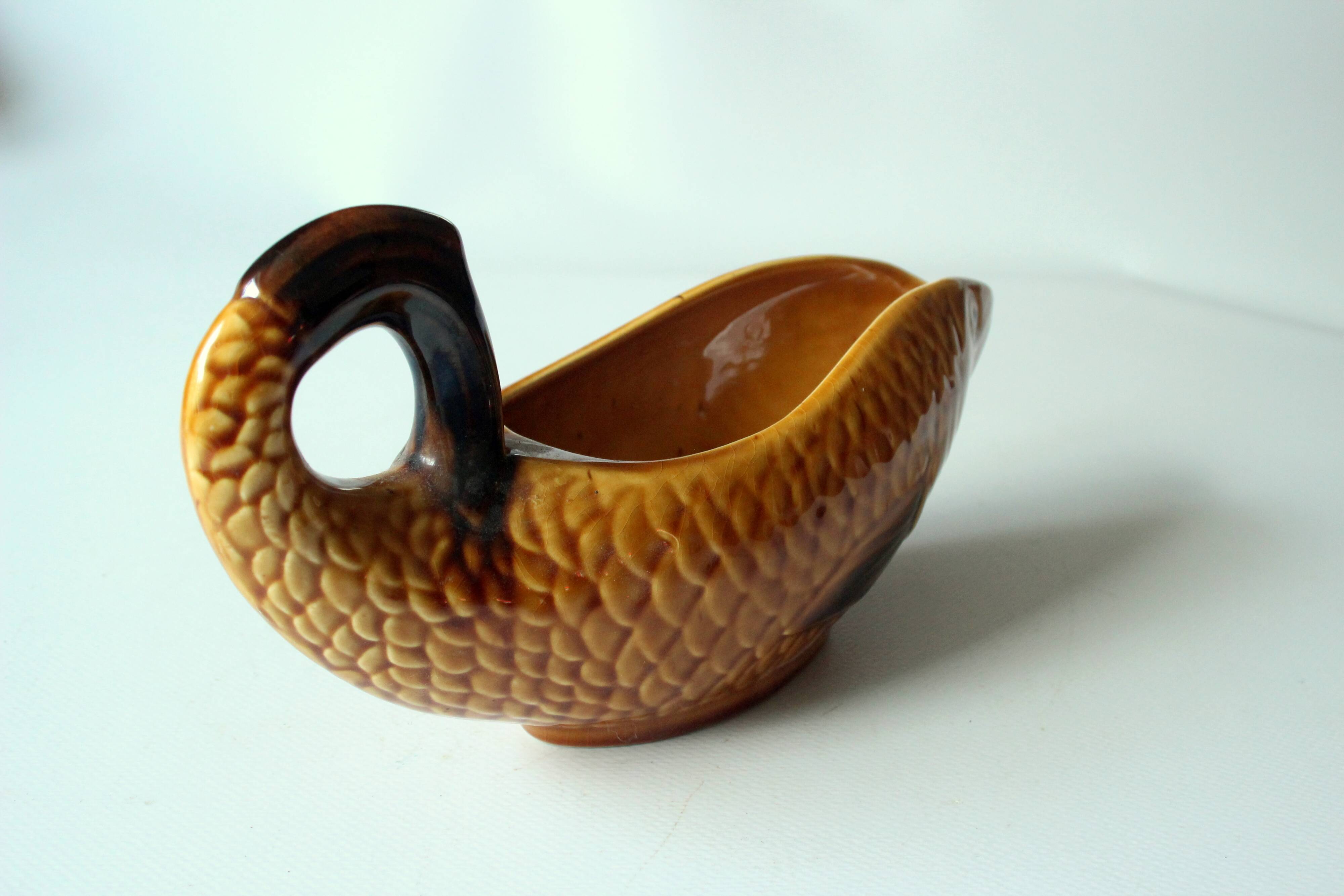 Ceramic sauciere by Gallo Design Neptuno