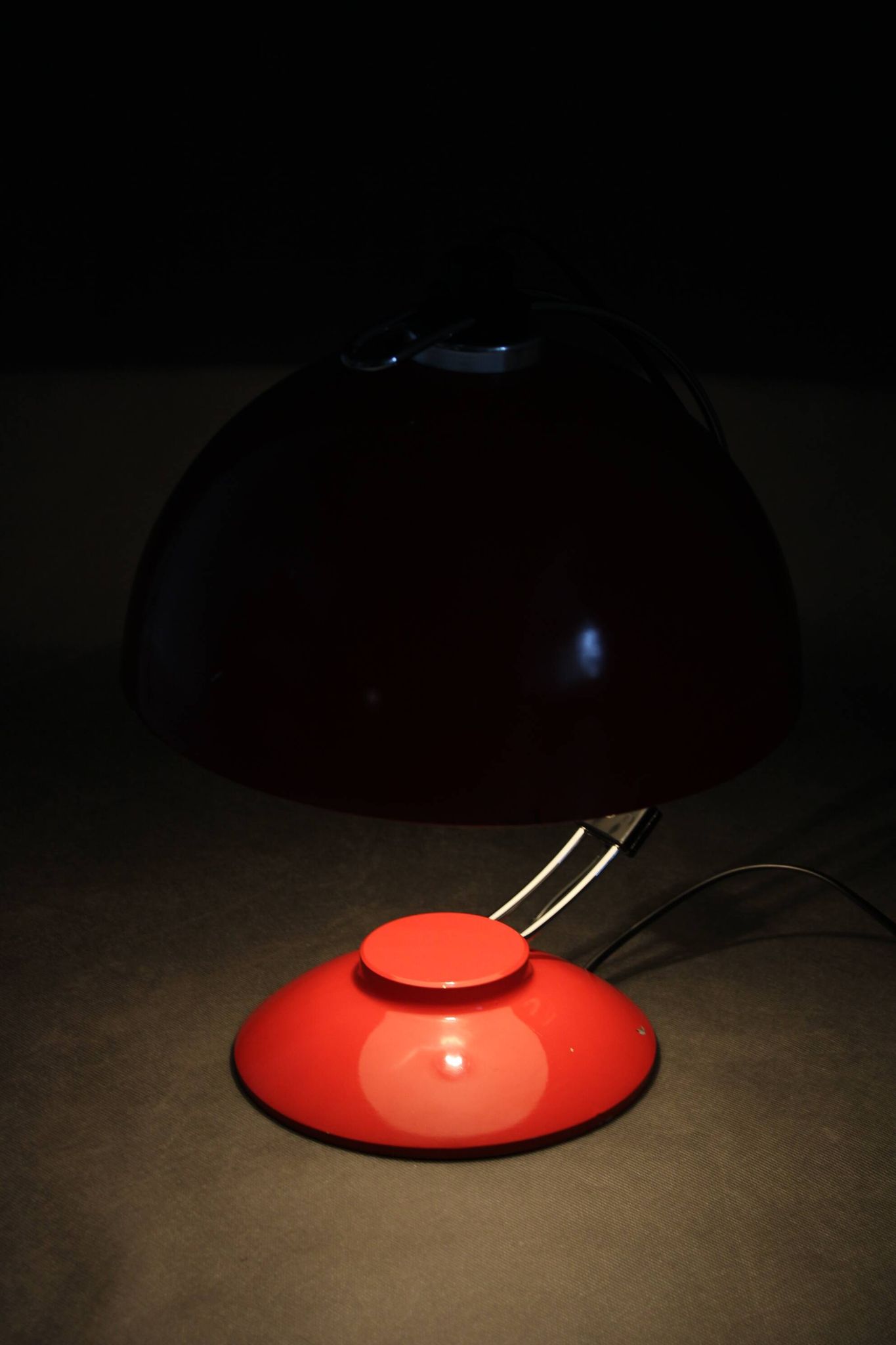Lampe de table rouge des années 1970, Tchécoslovaquie