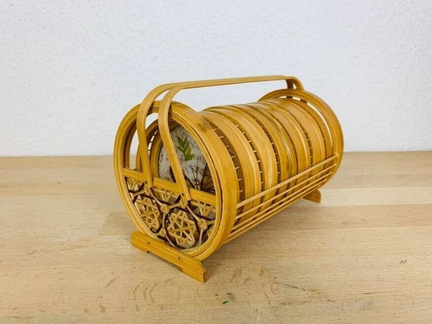 6 rattan coasters, butterflies, with basket