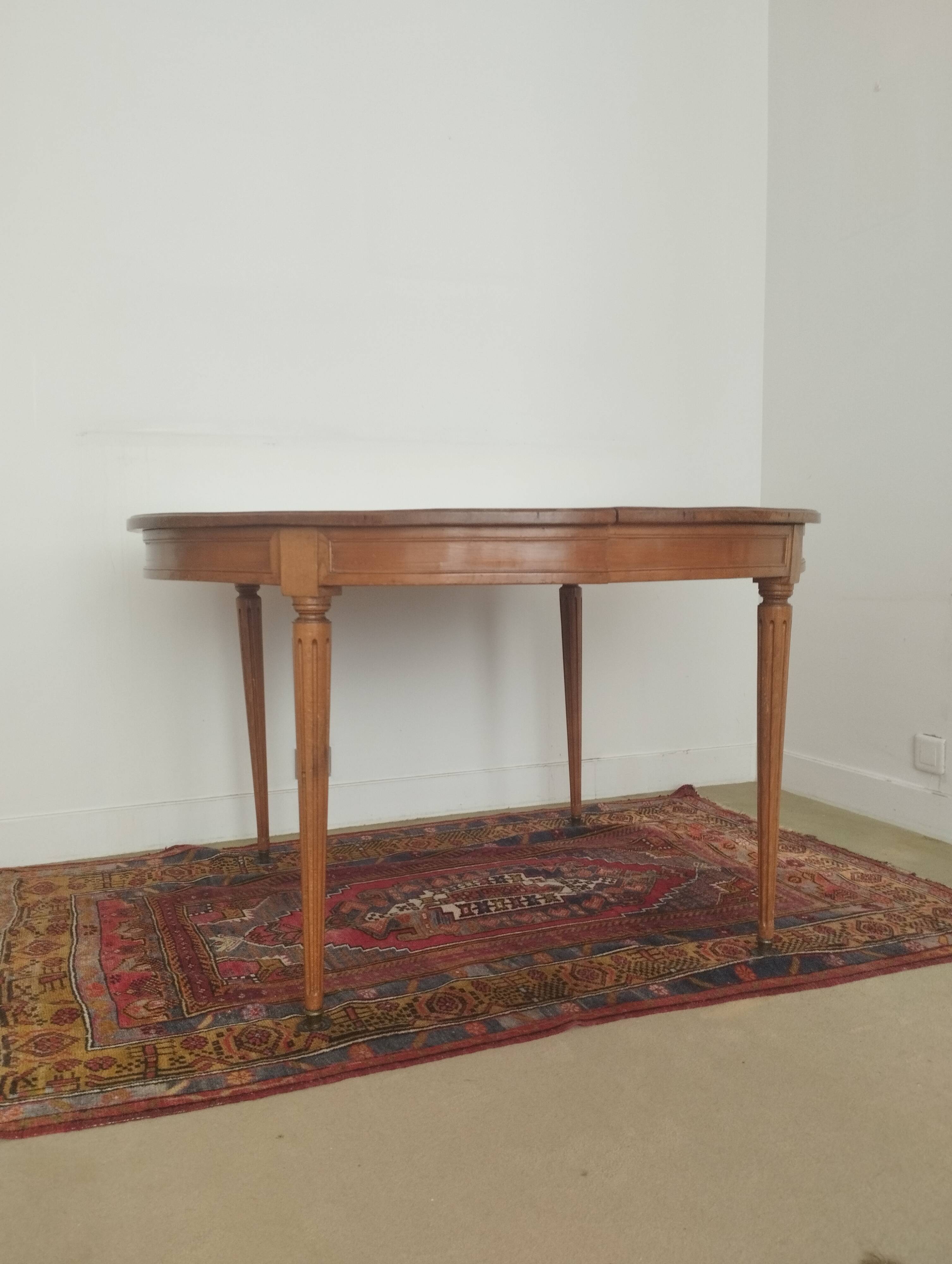 Antique Louis XVI style dining table + 3 extensions