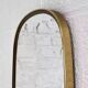 Miroir doré rétroviseur et forme libre des années 50