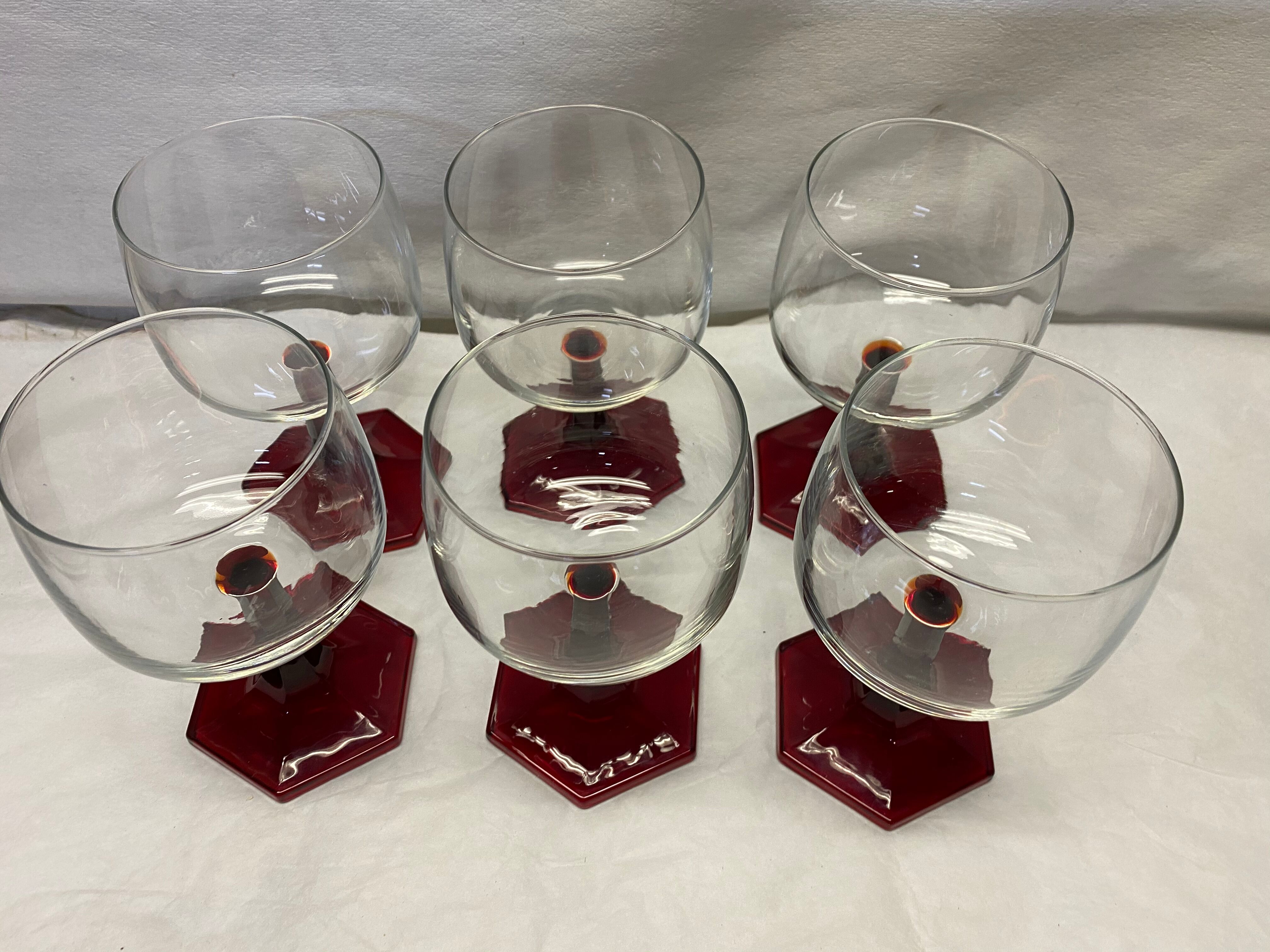 Set of 6 vintage wine glasses