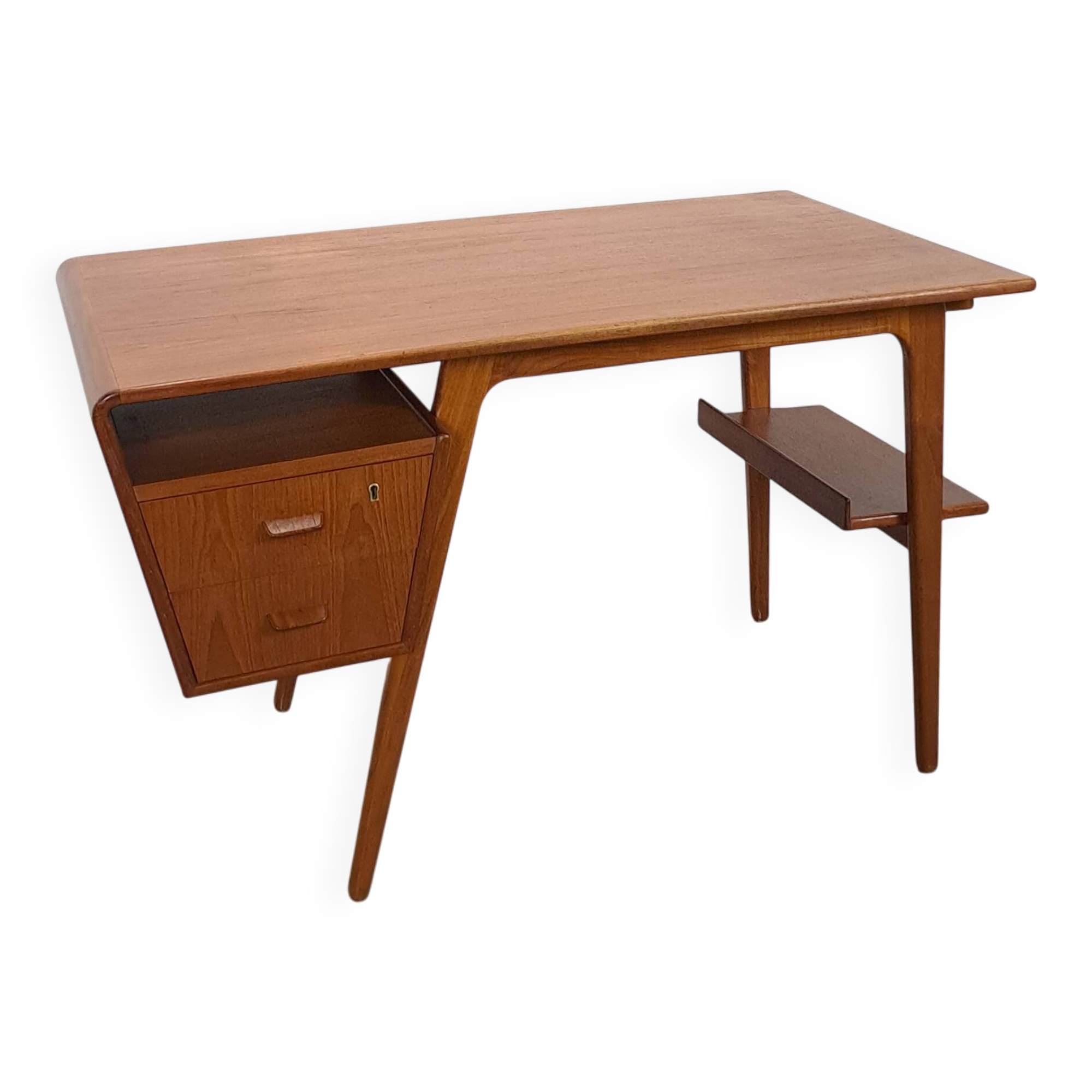 Teak vrijstaand partner bureau met schuine vormen, lades en extra werkblad