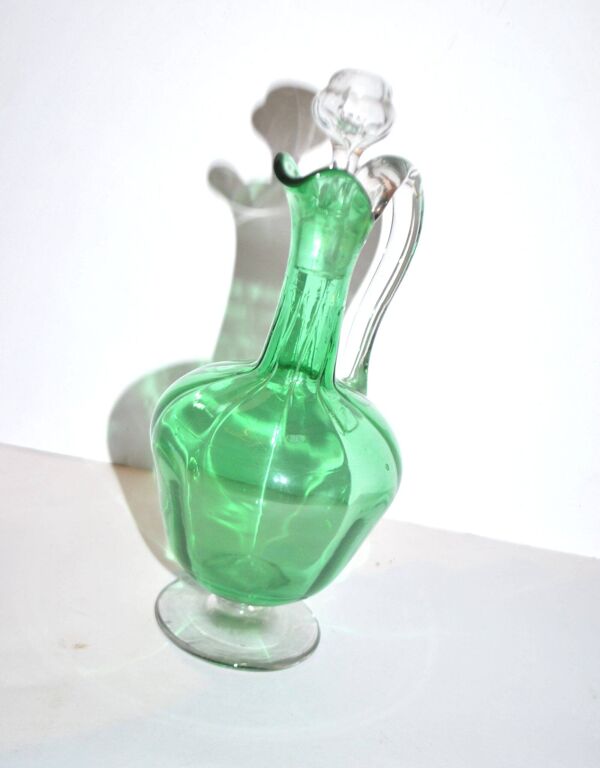 Carafe canette en cristal à côtes vénitiennes couleur vert – pichet à vin ancien