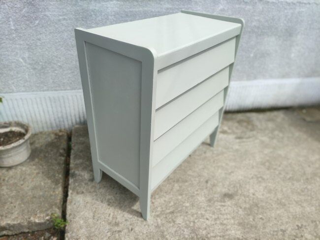 Commode vintage