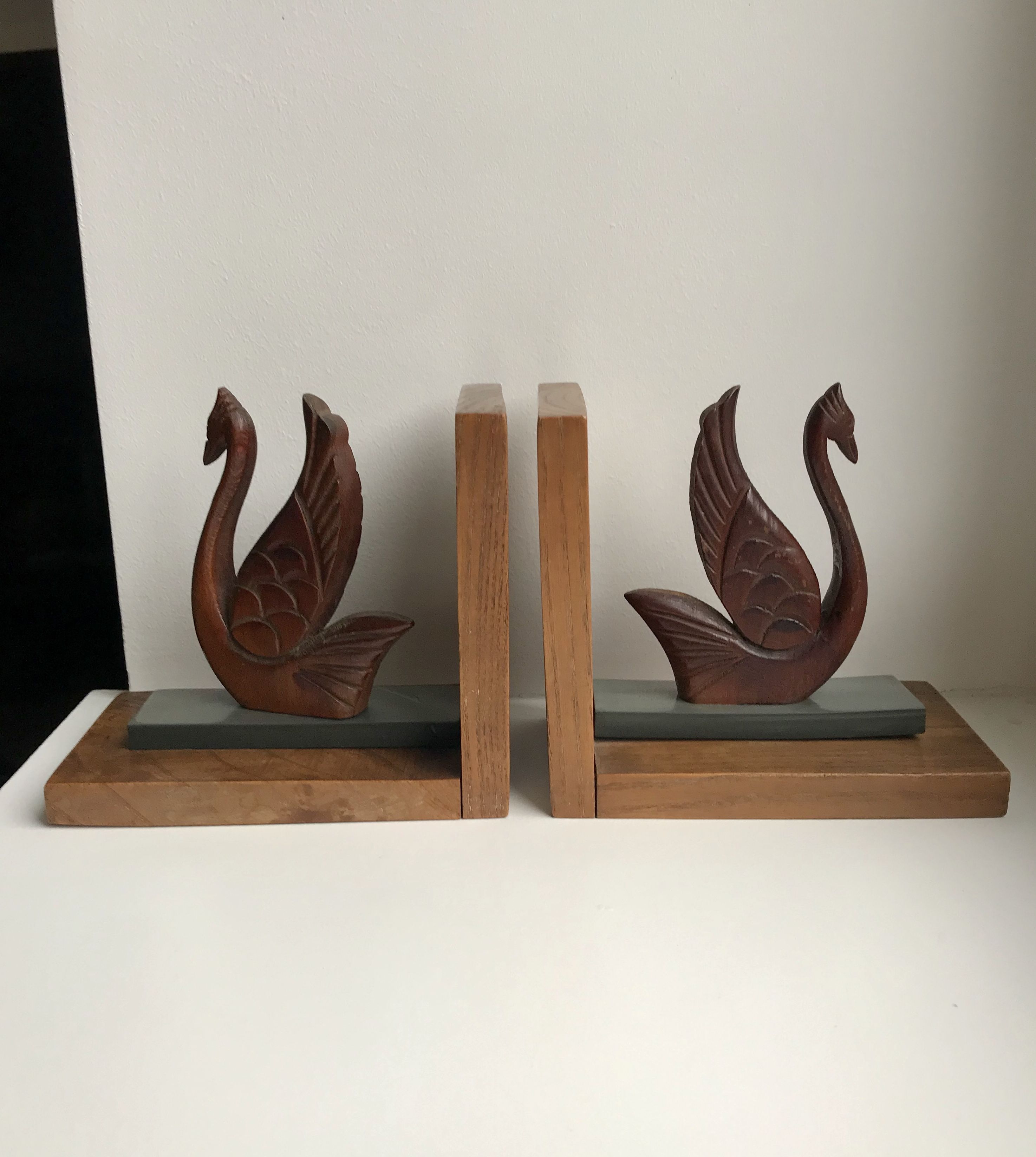 Pair of greenhouse books swans in wood and bakelite 50s