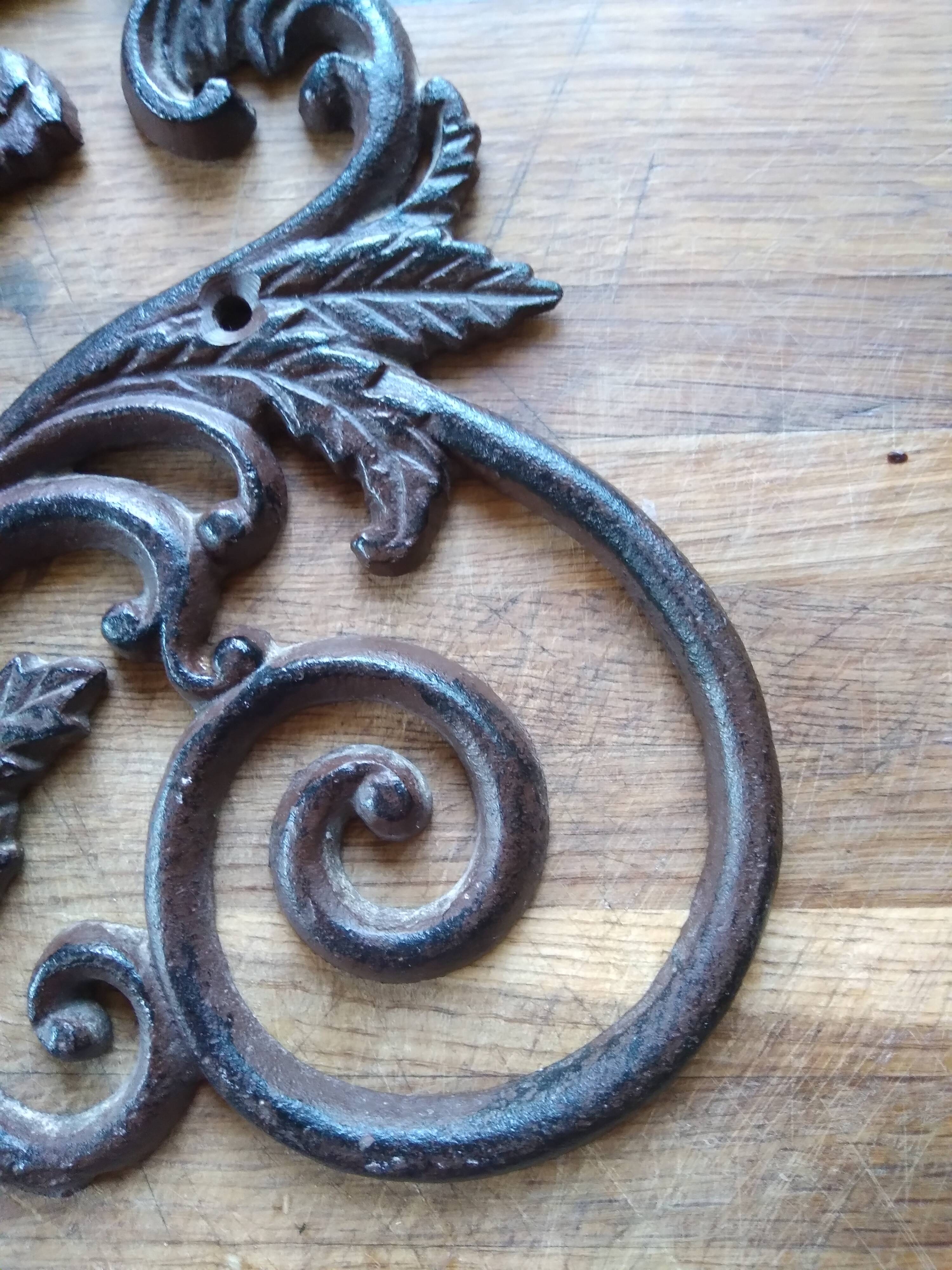 Ornament arabesque trim in cast iron