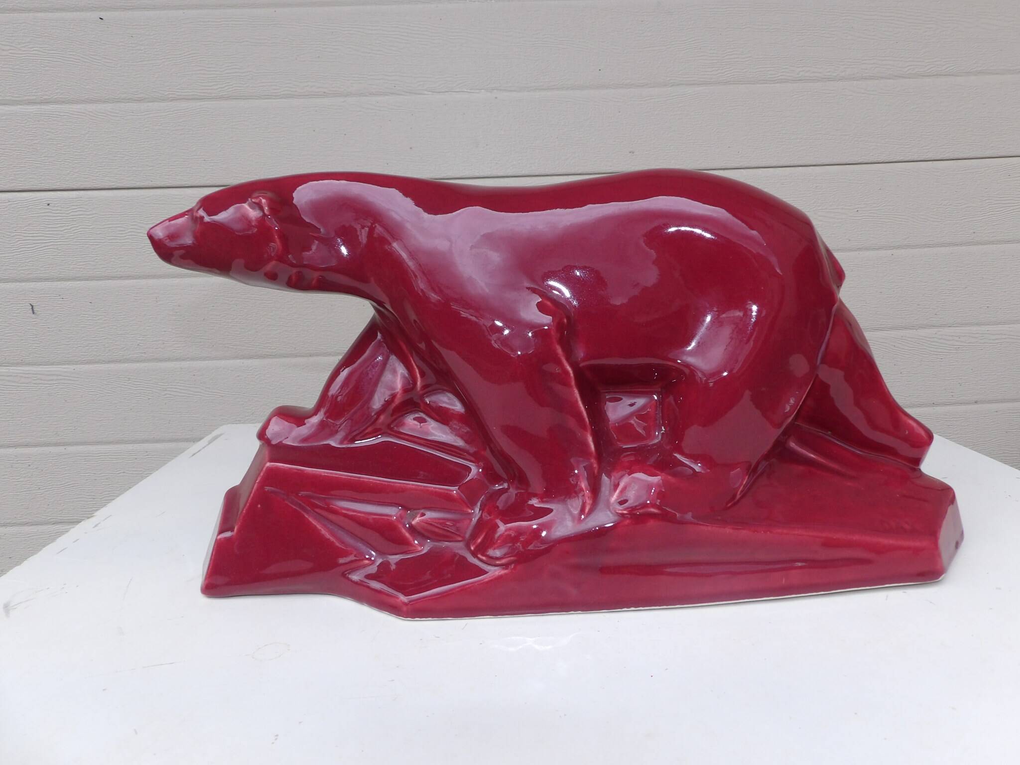 red ceramic ours