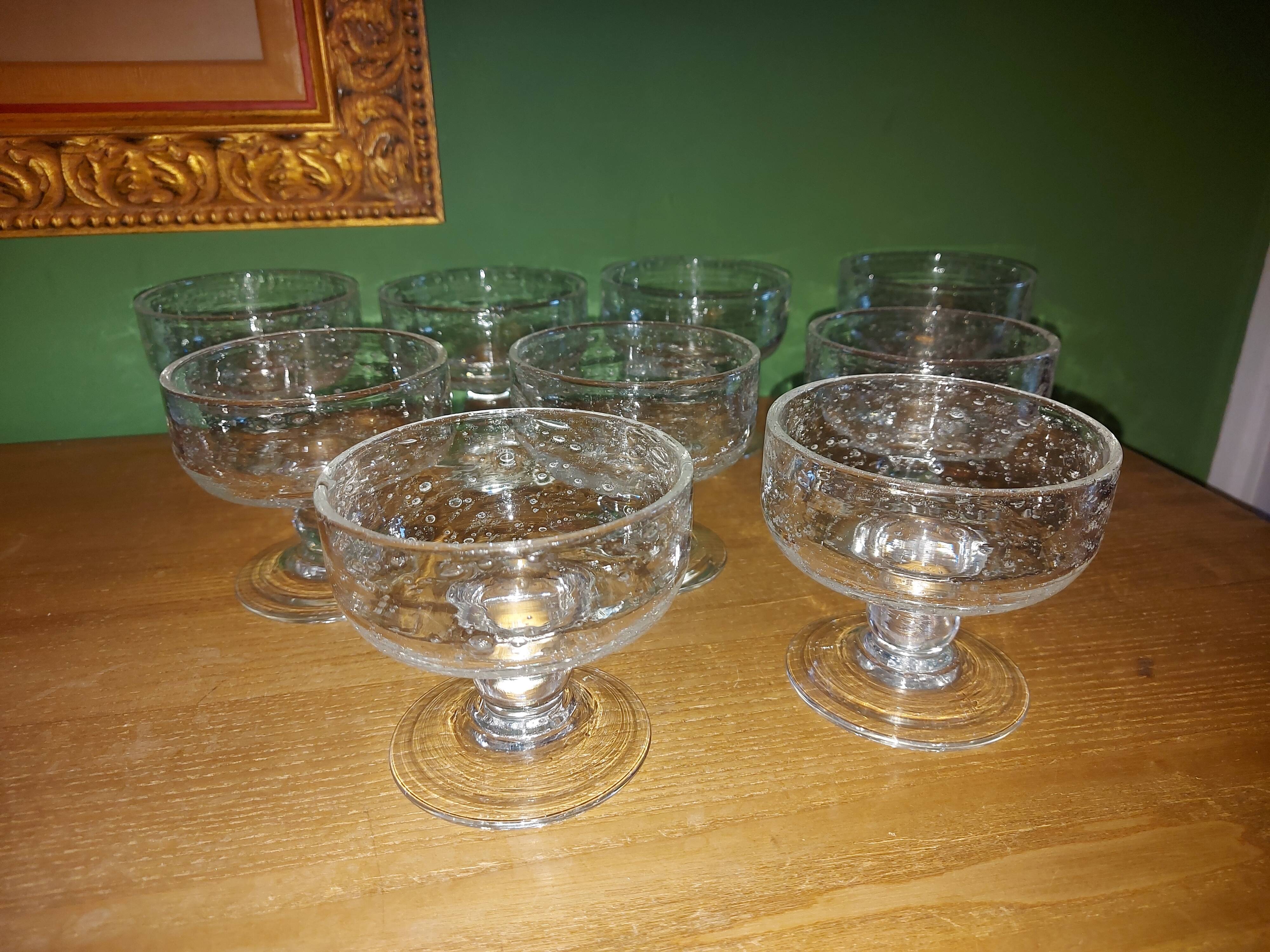 9 coupes en verre soufflé