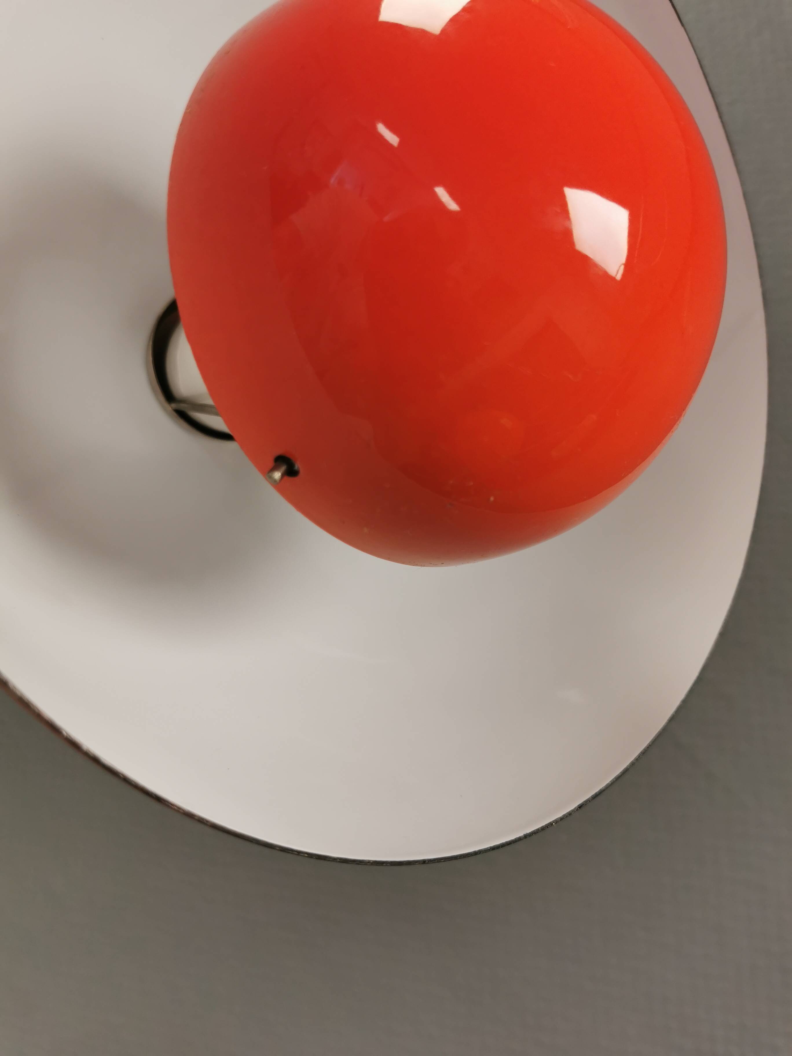 Suspension Flowerpot vp1 originales, conçue par Verner Panton.