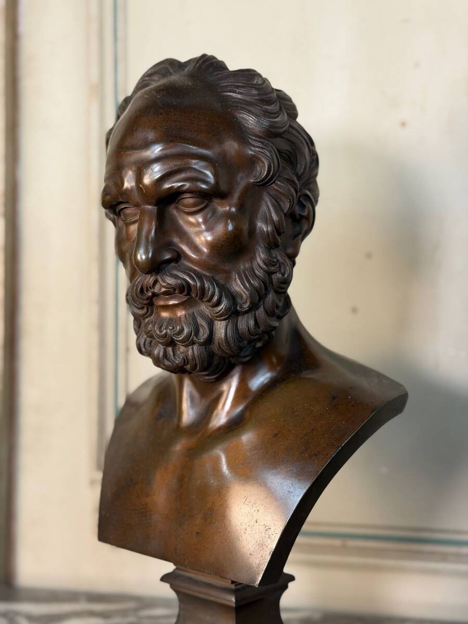 Bronze bust representing a philosopher after the Antique, 19th century, foundry Luppens.