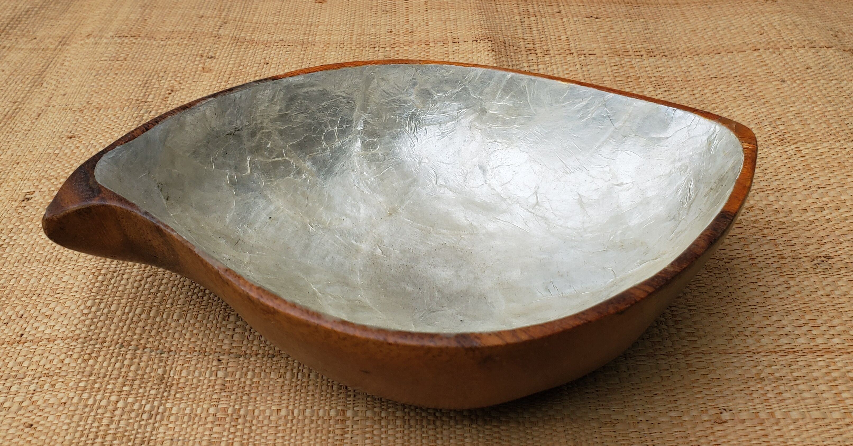 Pearly trinkey bowl