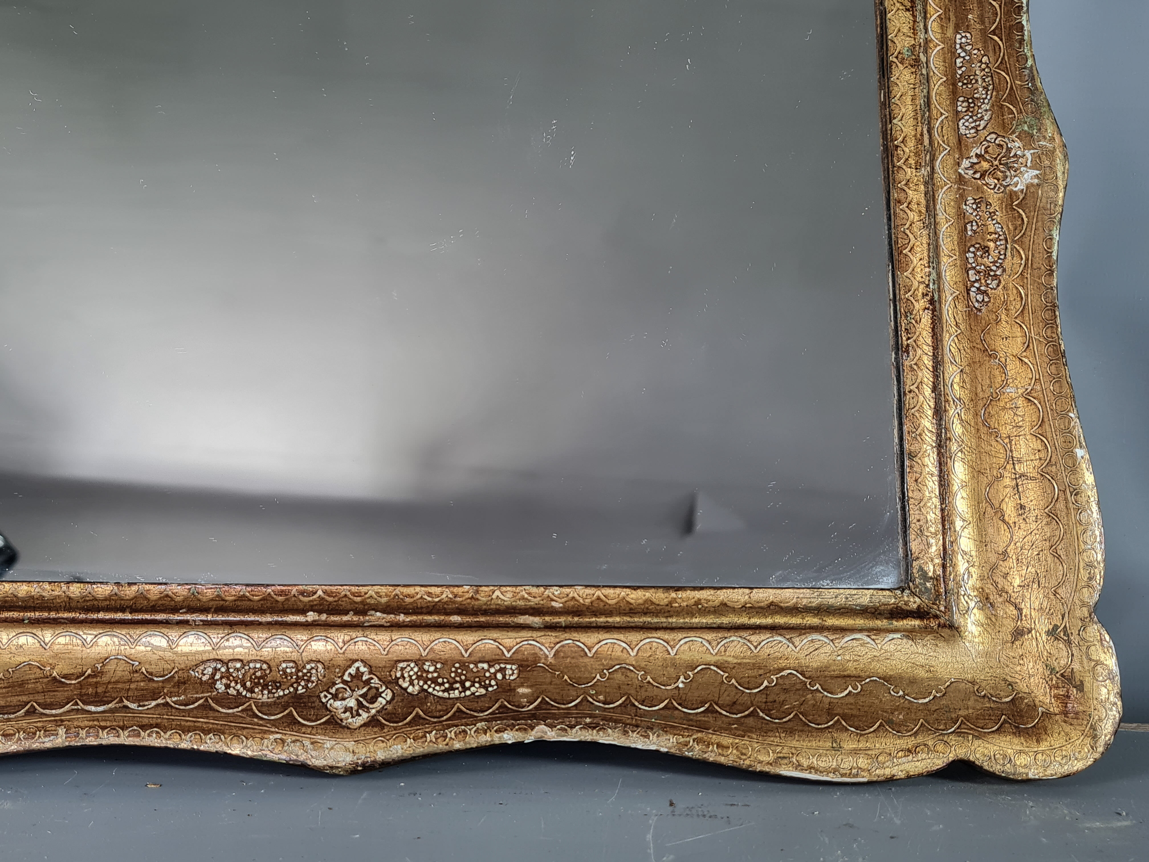 Italian mirror, key frame, vintage 50, engraved wood - gilded 39x32 cm SB