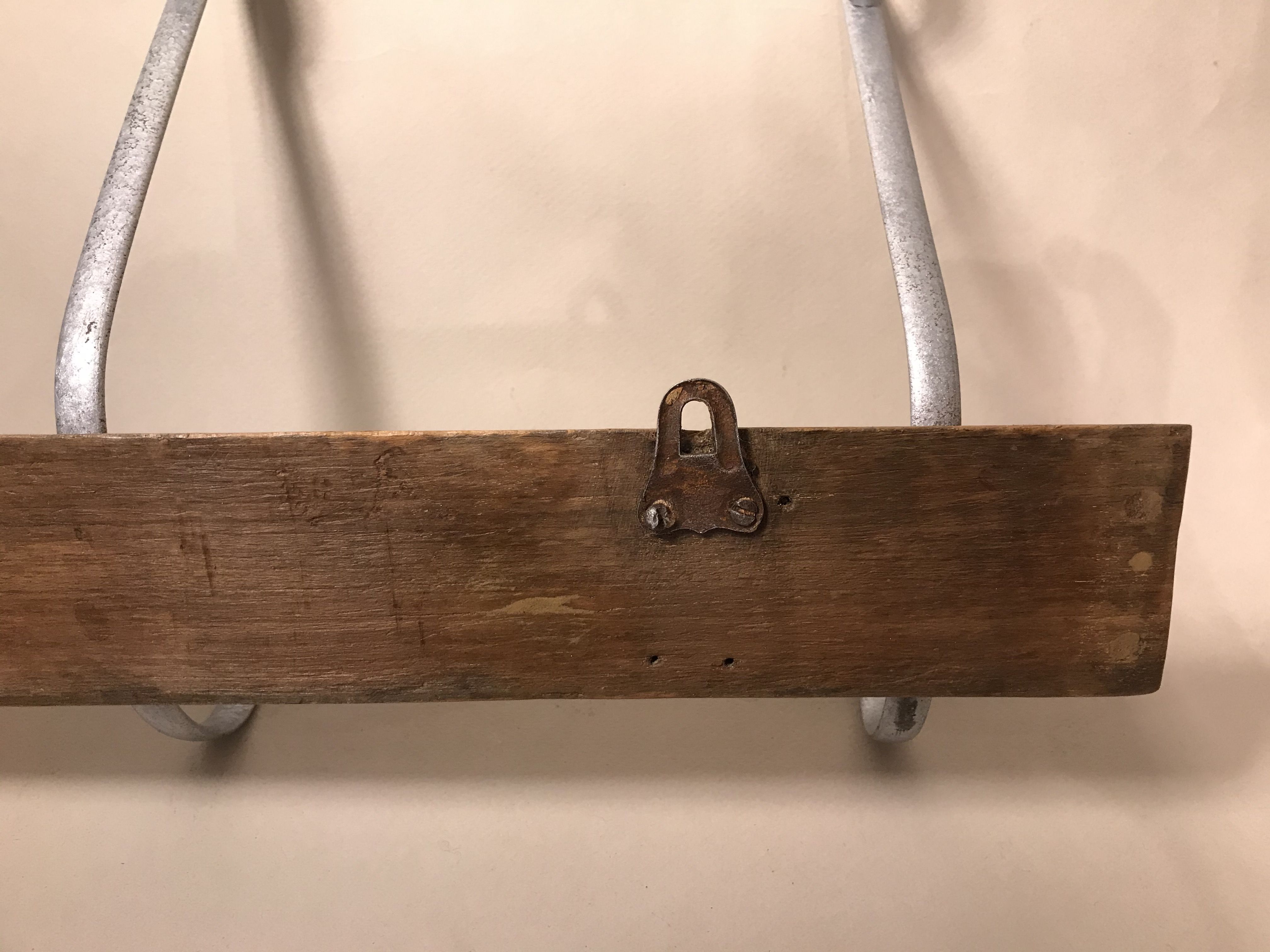 Old vintage wood and metal wall coat holder 4 patères