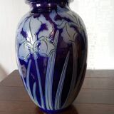 Betschdorf - Grand Vase aux Iris en grès émaillé bleu cobalt
