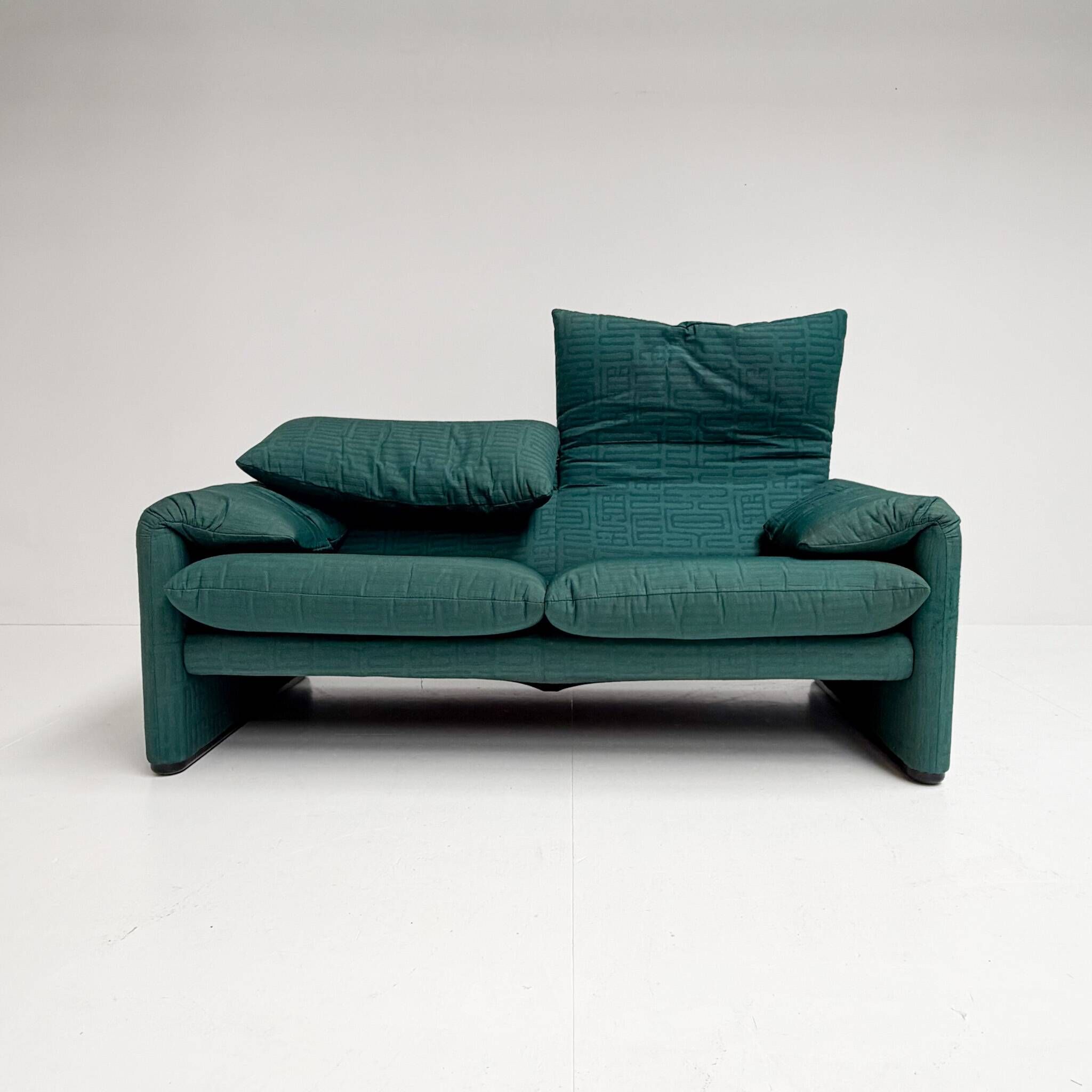 Maralunga sofa with footstool by Vico Magistretti for Cassina, 1970s