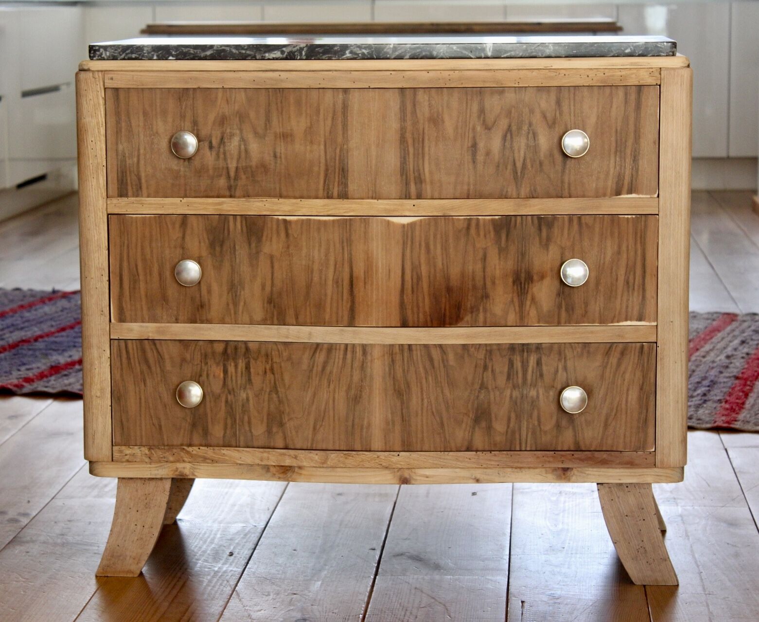 Commode années 30 et son marbre noir